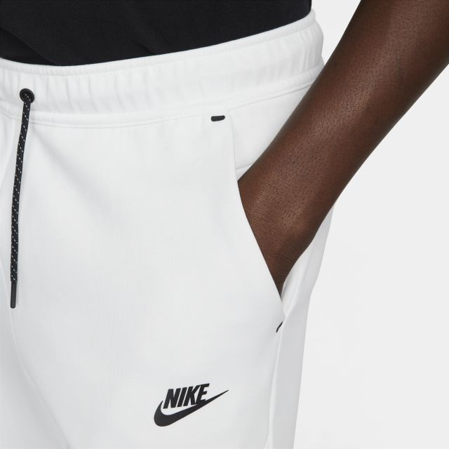 Nike Tech Fleece - White | DV0538-121 | FOOTY.COM