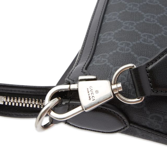 Gucci GG Supreme Shoulder Bag Black | 726833-92THN-1000 | FOOTY.COM