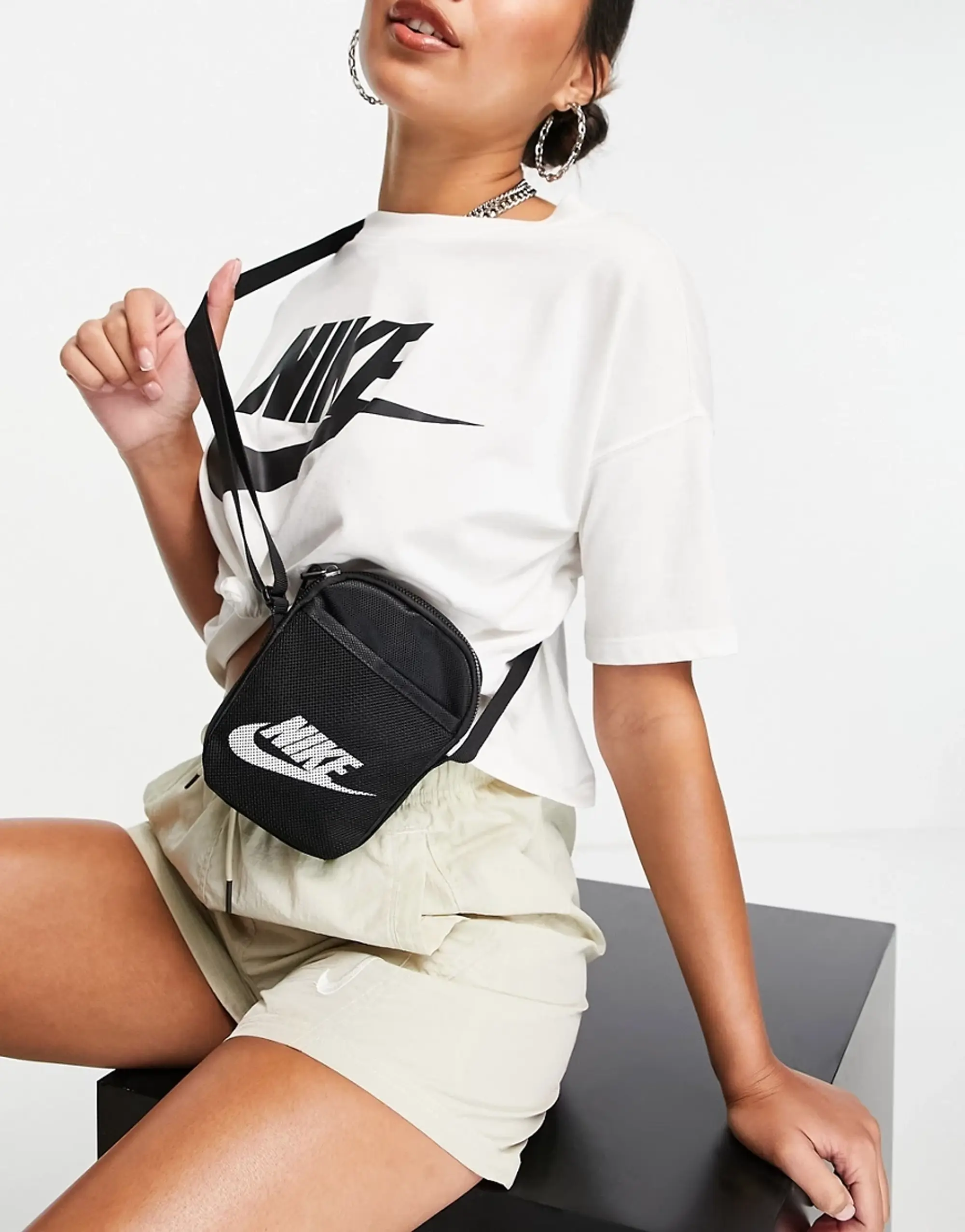 Nike Crossbody Bag (Small) 1L  Bags & Backpacks|Small Bags Black