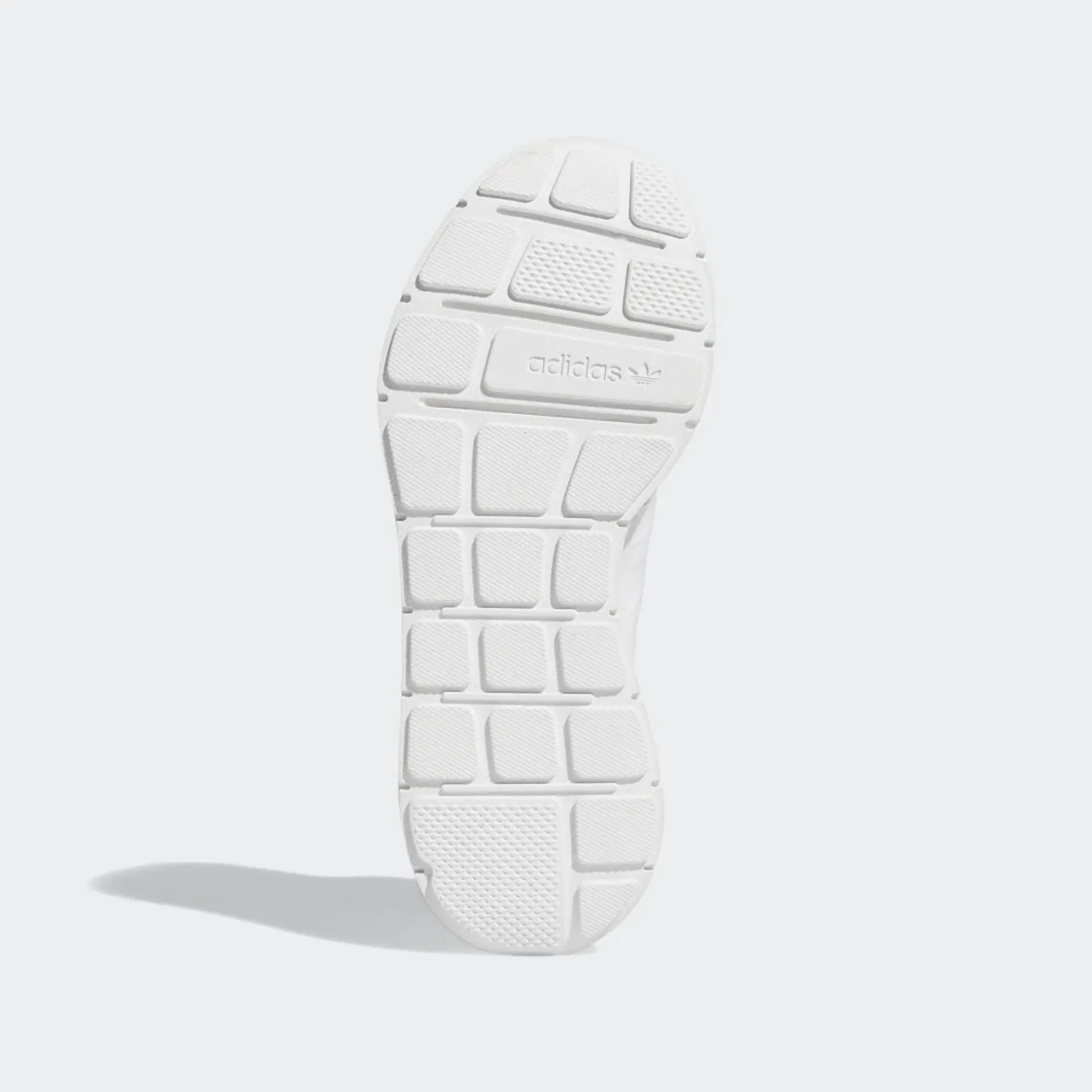 adidas originals swift run x trainers in triple white