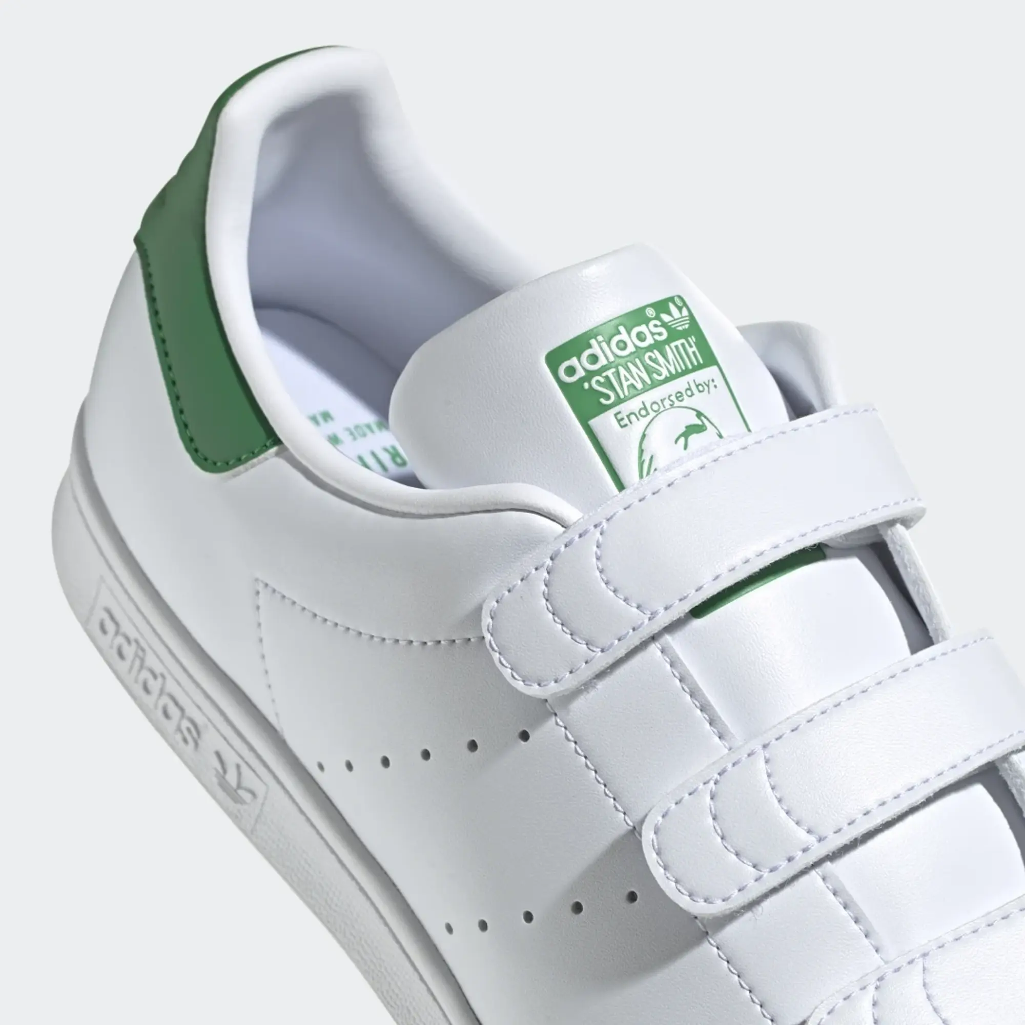 Adidas Originals Strap Stan Smith Trainers In White And Green - White