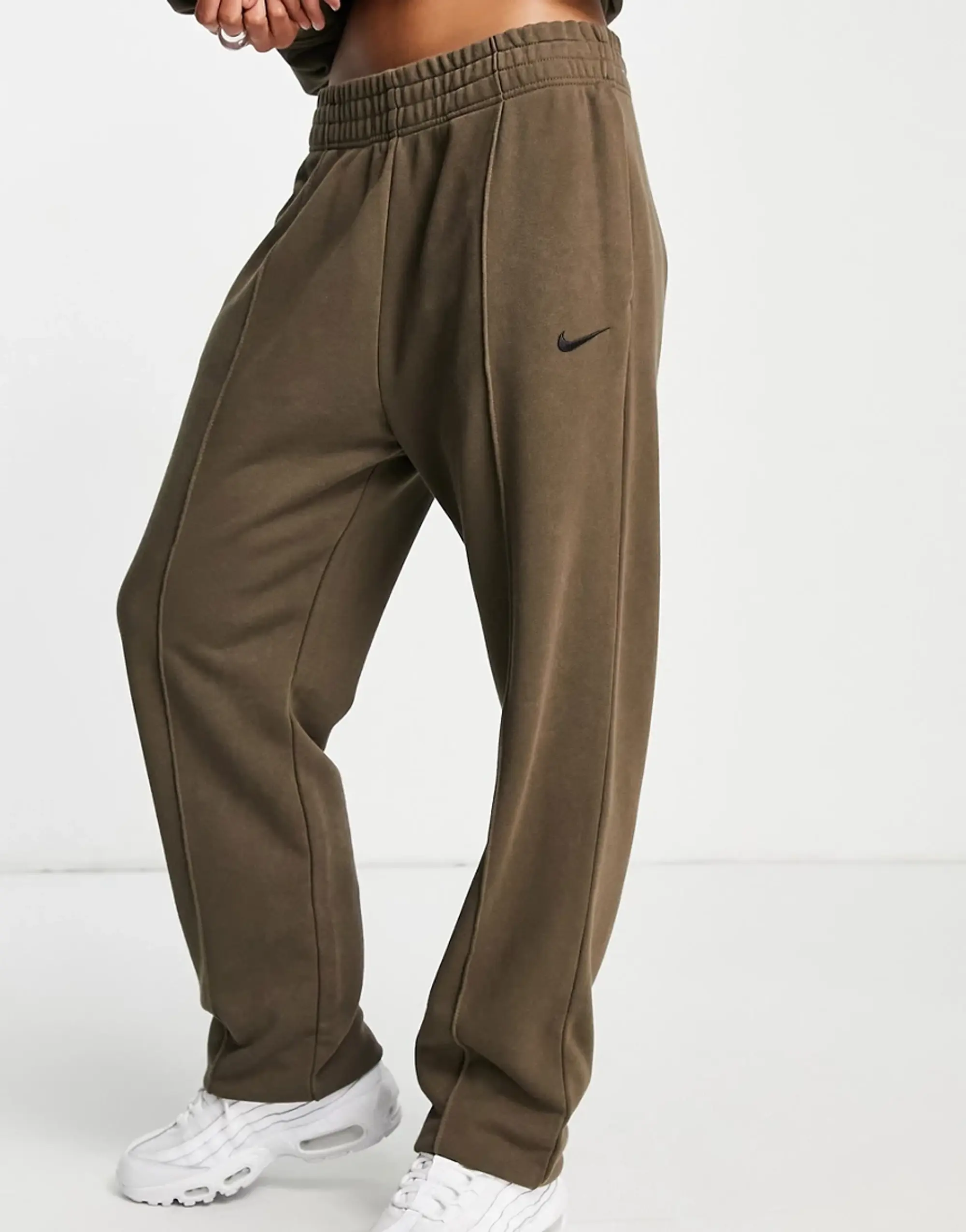 Nike Oversized Fleece Joggers In Brown Ombre, DD5630-004