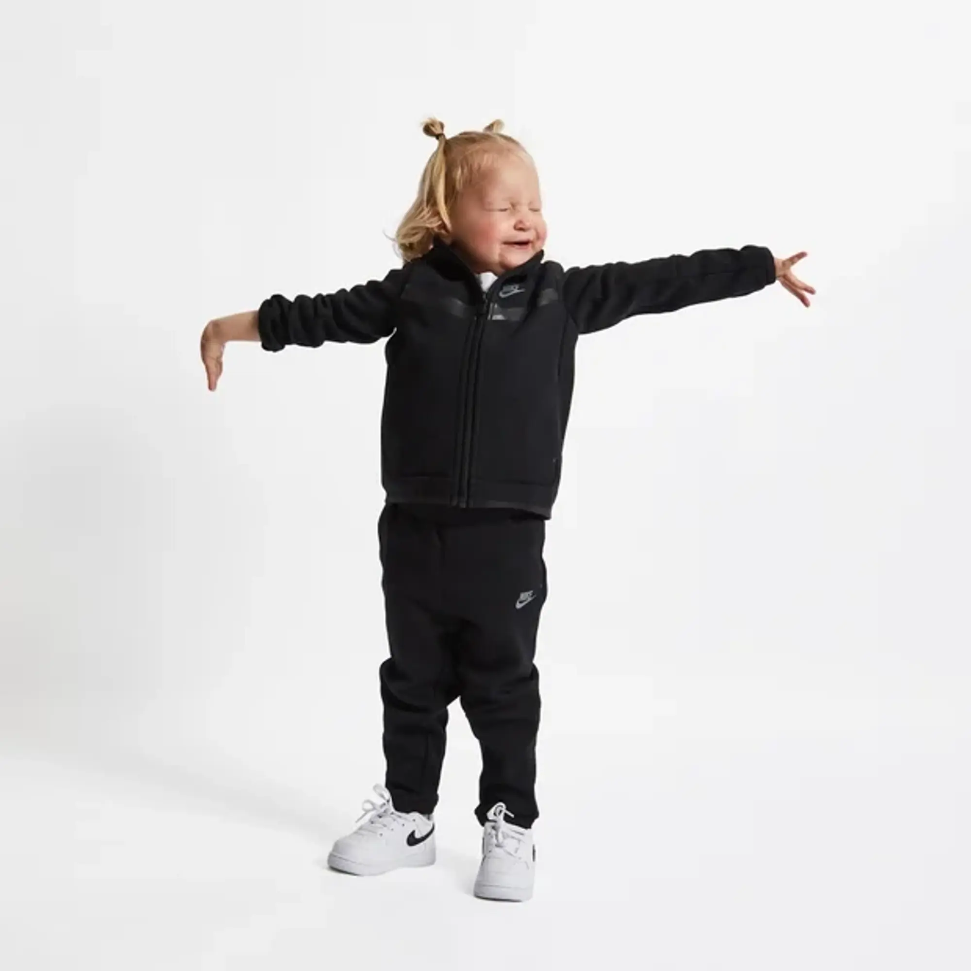 Nike Nursery Tech Fleece Set - Black / Smoke Grey
