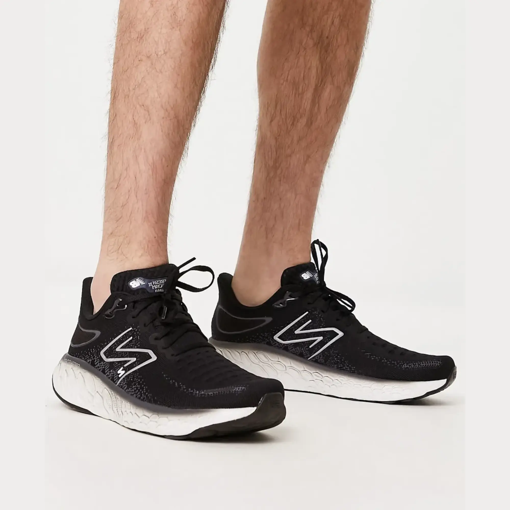 New Balance Running 1080 V12 Trainers In Black And White