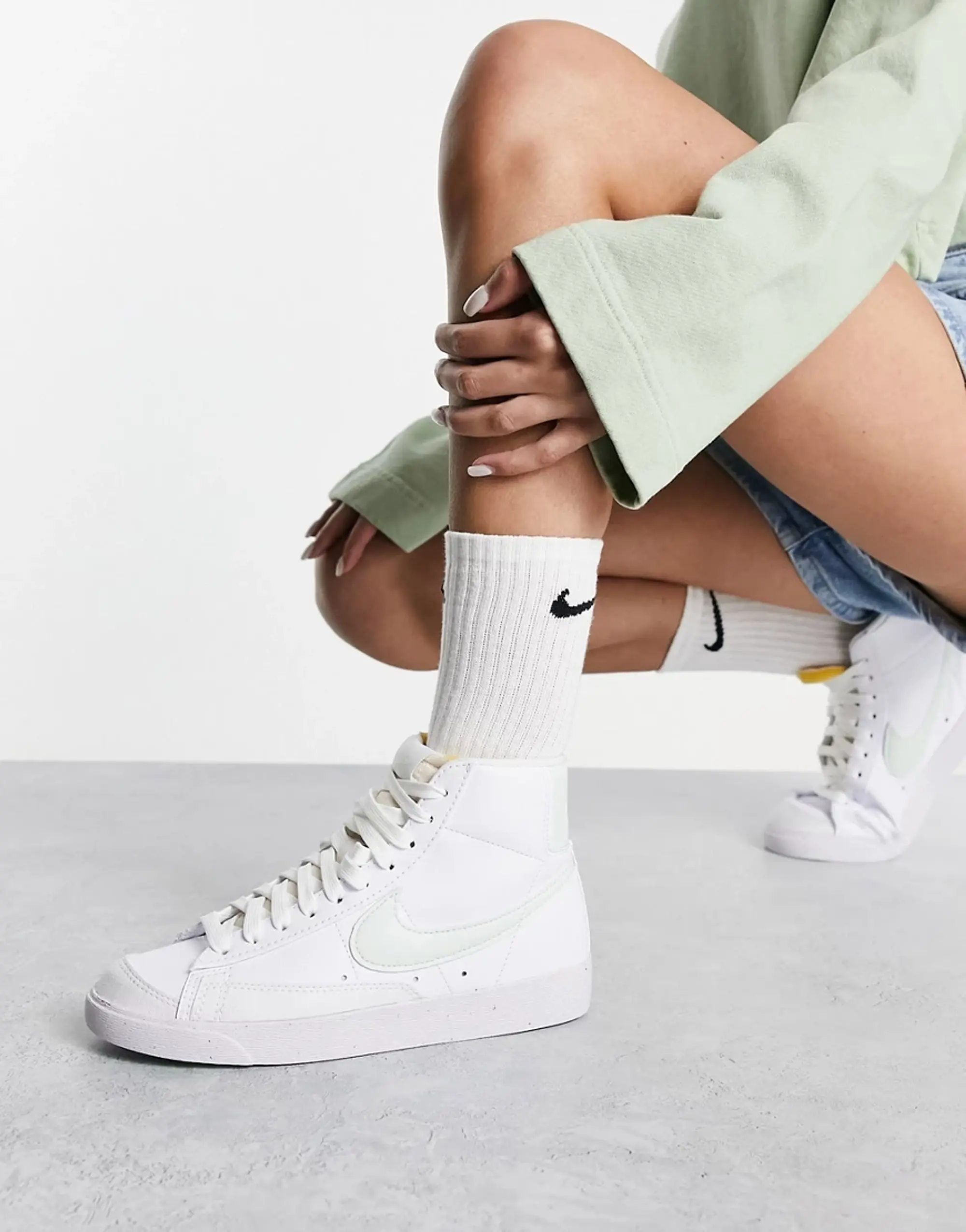 Nike Blazer Mid '77 Next Trainers In White And Barely Green