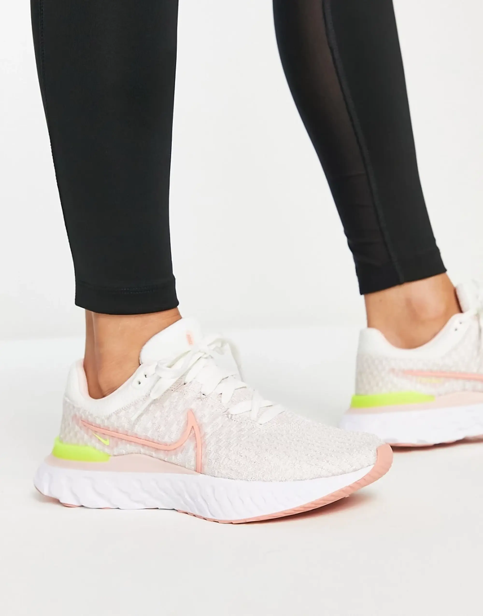 Nike Womens React Infinity Run 3 Shoes