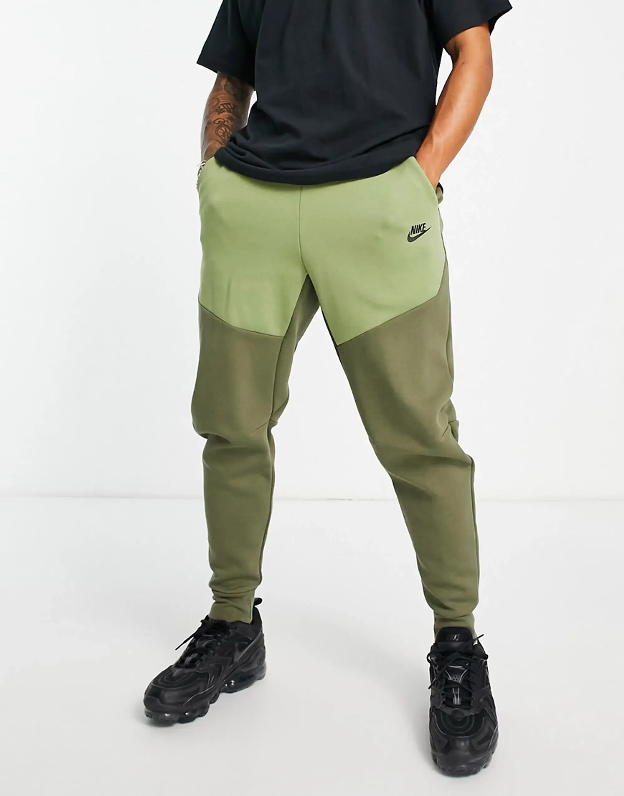 Nike Tech Fleece Jogger In Medium Olive-Green