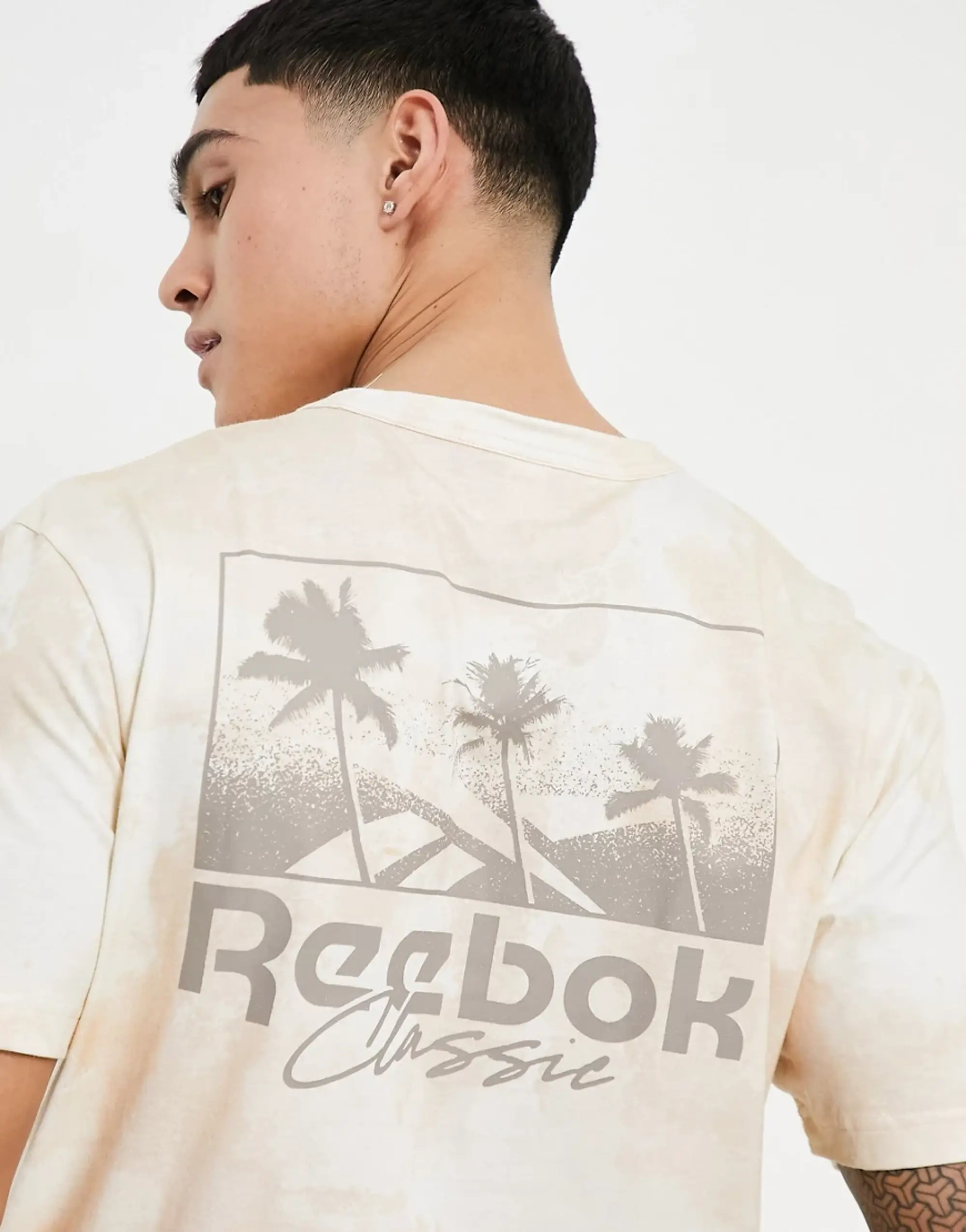 Reebok Summer Retreat T-Shirt In Light Beige Print-Neutral