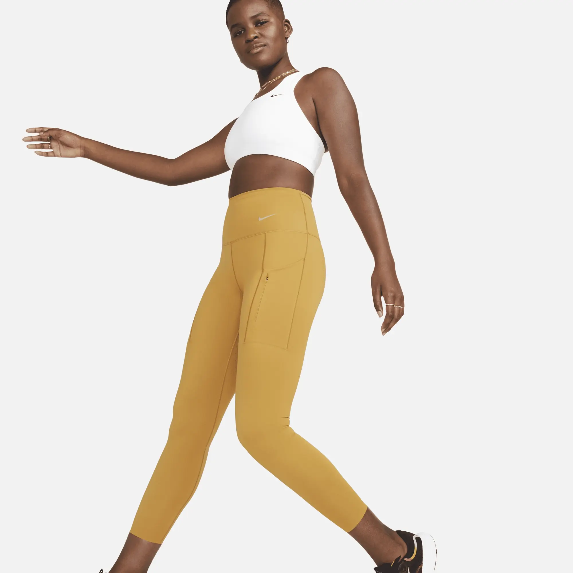 Nike Go Women's Firm-Support High-Waisted 7/8 Leggings with Pockets.