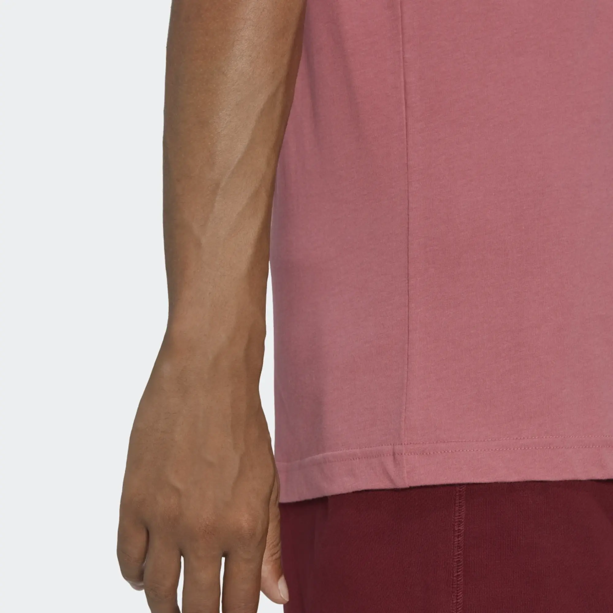 Essential Strata IA4875 Pink adidas Originals Tee Adidas |