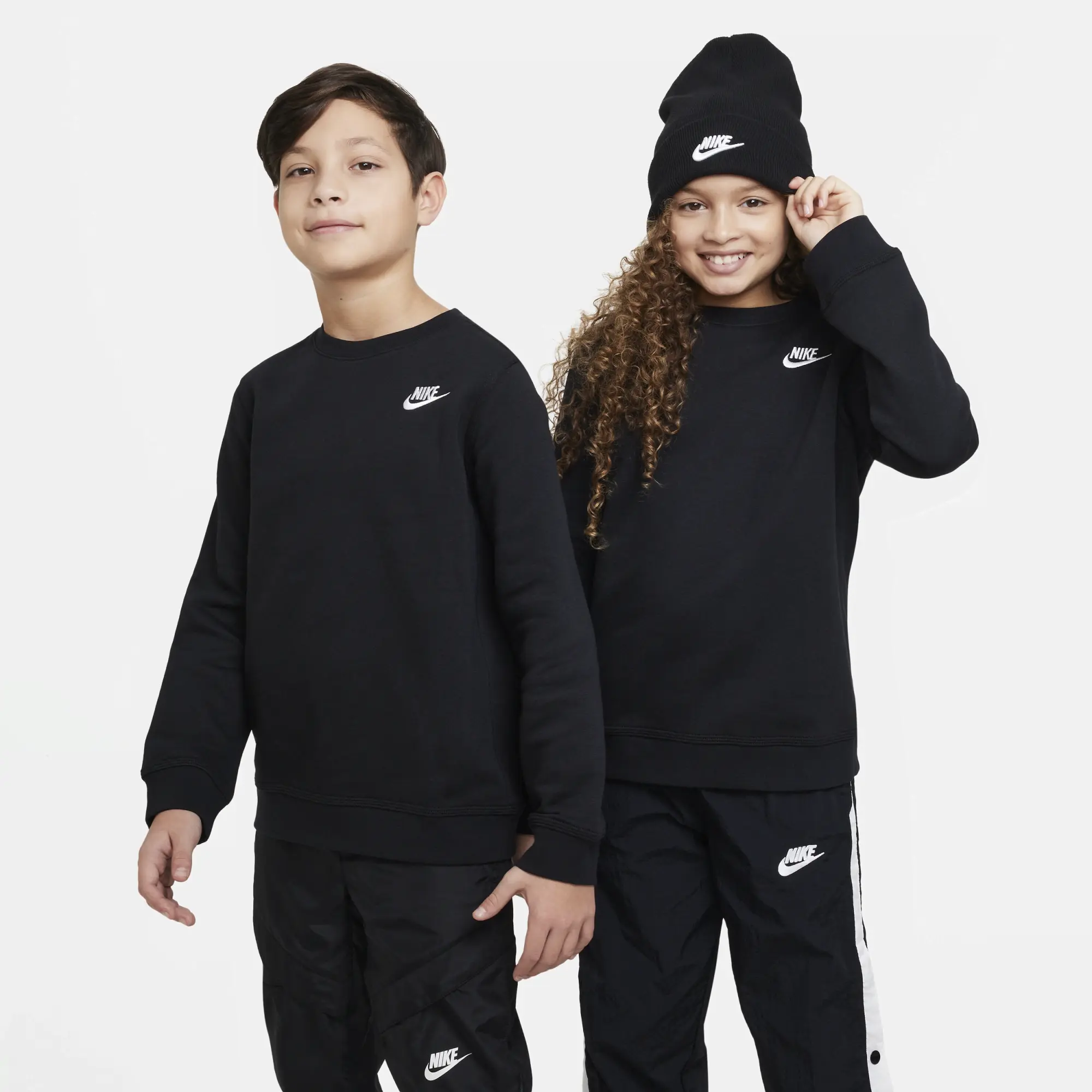 Nike Sportswear Club Fleece Older Kids' Sweatshirt - Black