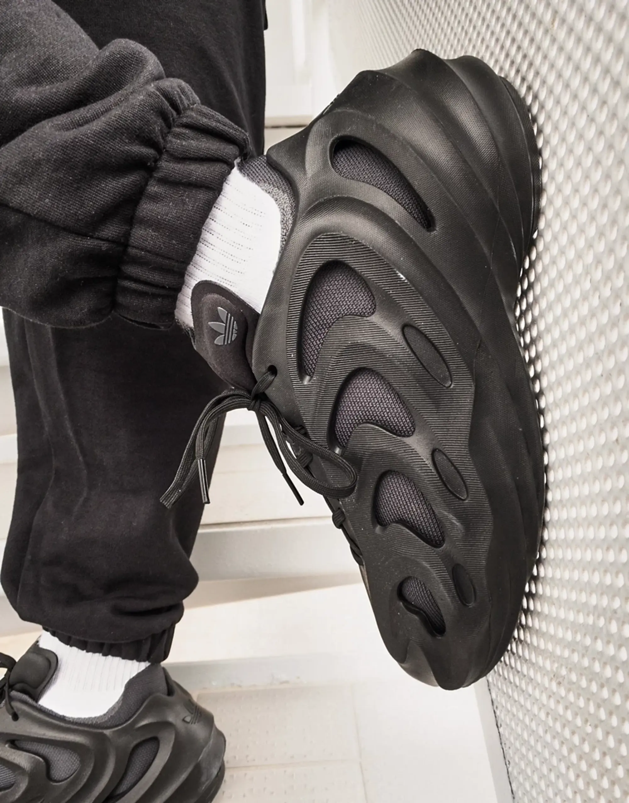 Adidas Originals Adifom Q Trainers In Triple Black