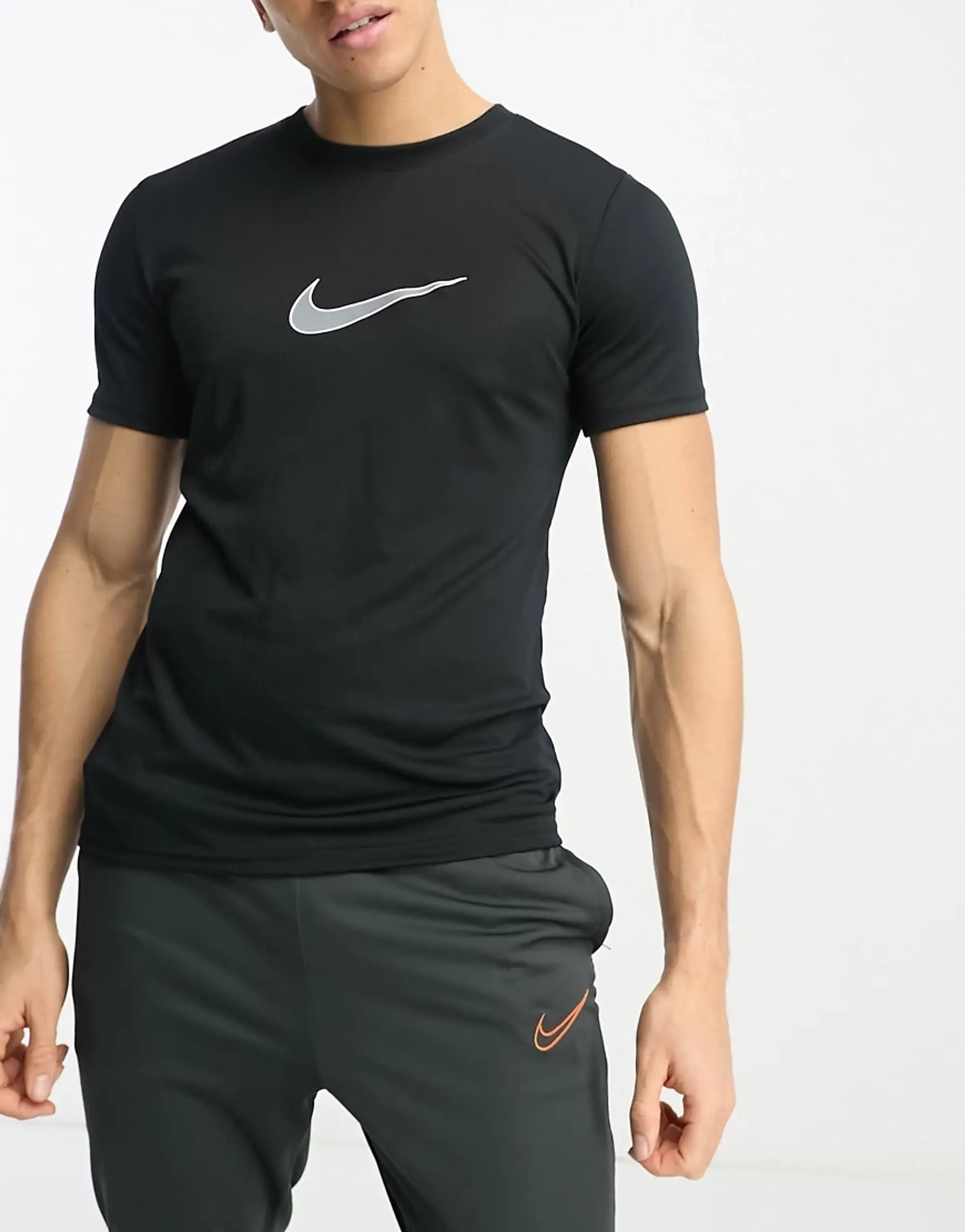 Nike Football Academy Dri-Fit Swoosh T-Shirt In Black