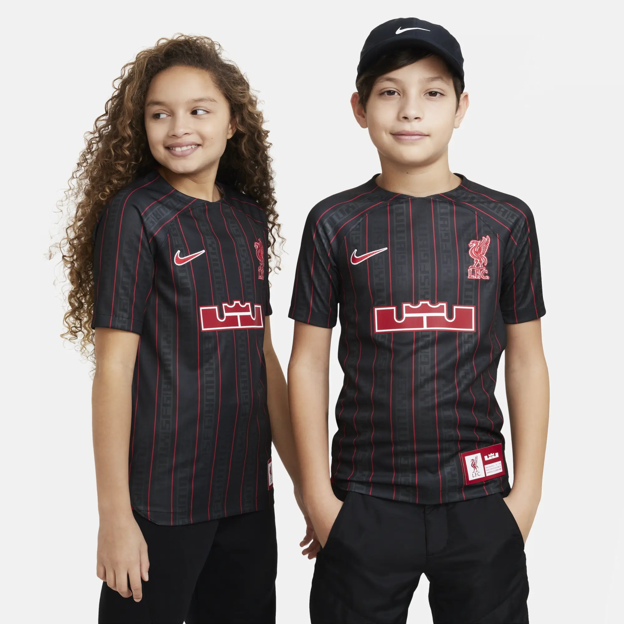Nike Liverpool Kids SS Home Shirt 2023/24