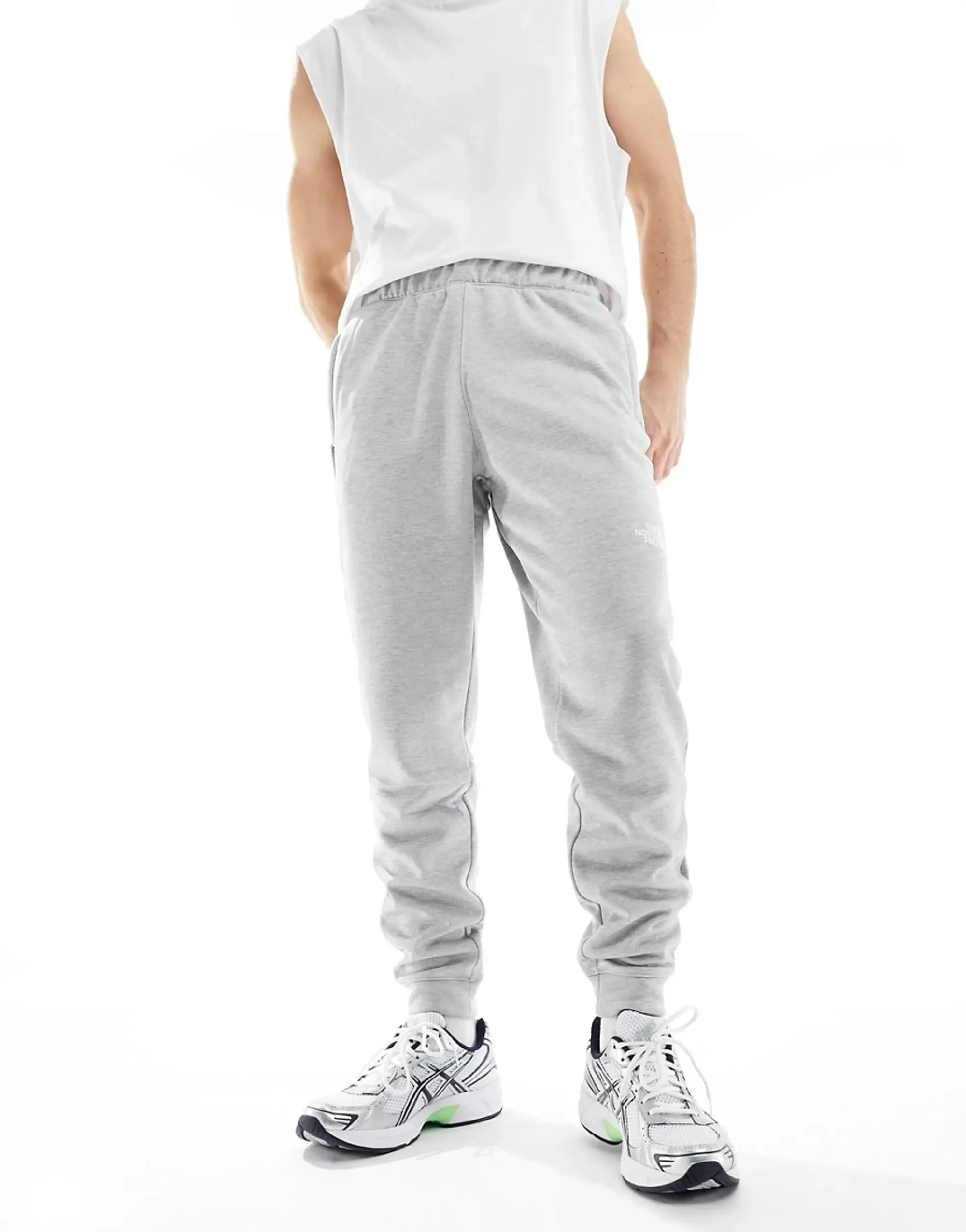 The North Face Training Reaxion Fleece Joggers In Grey