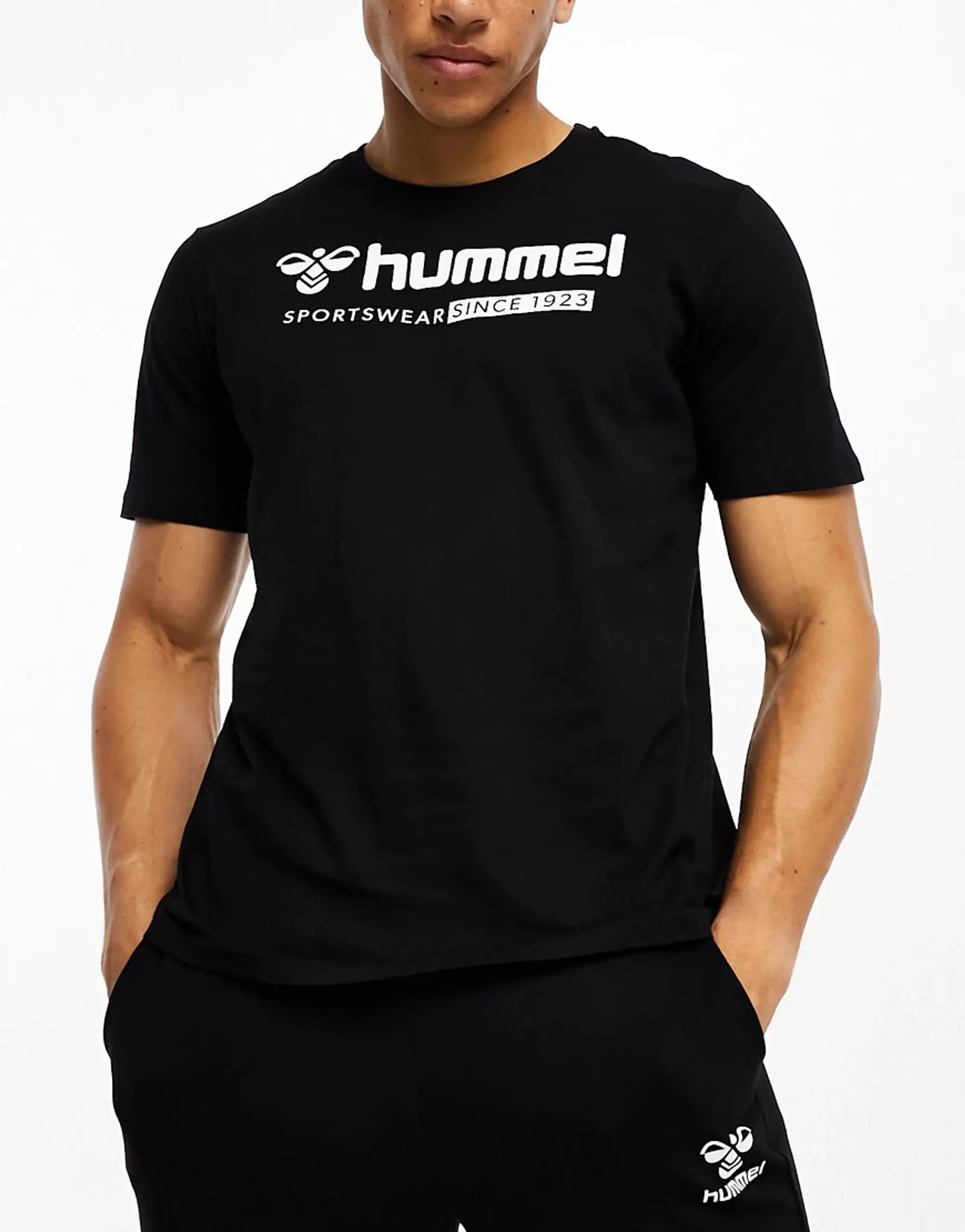Hummel Regular Fit T-Shirt With Oversized Logo In Black