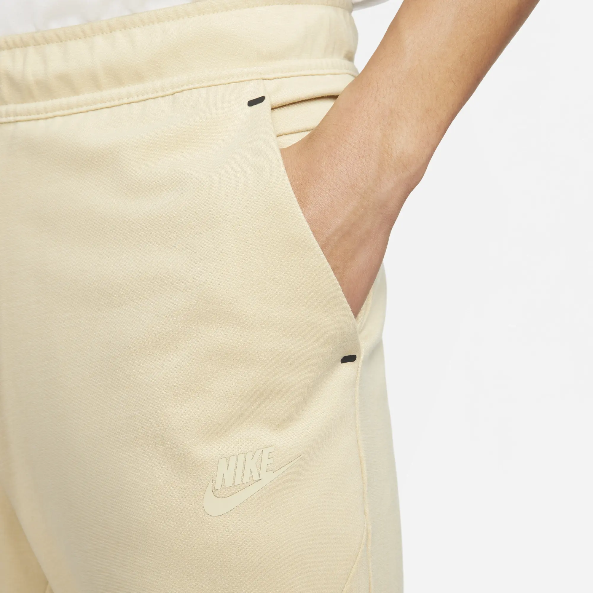 Nike Sweatpants Tech Lightweight - Yellow | DX0826-783 | FOOTY.COM