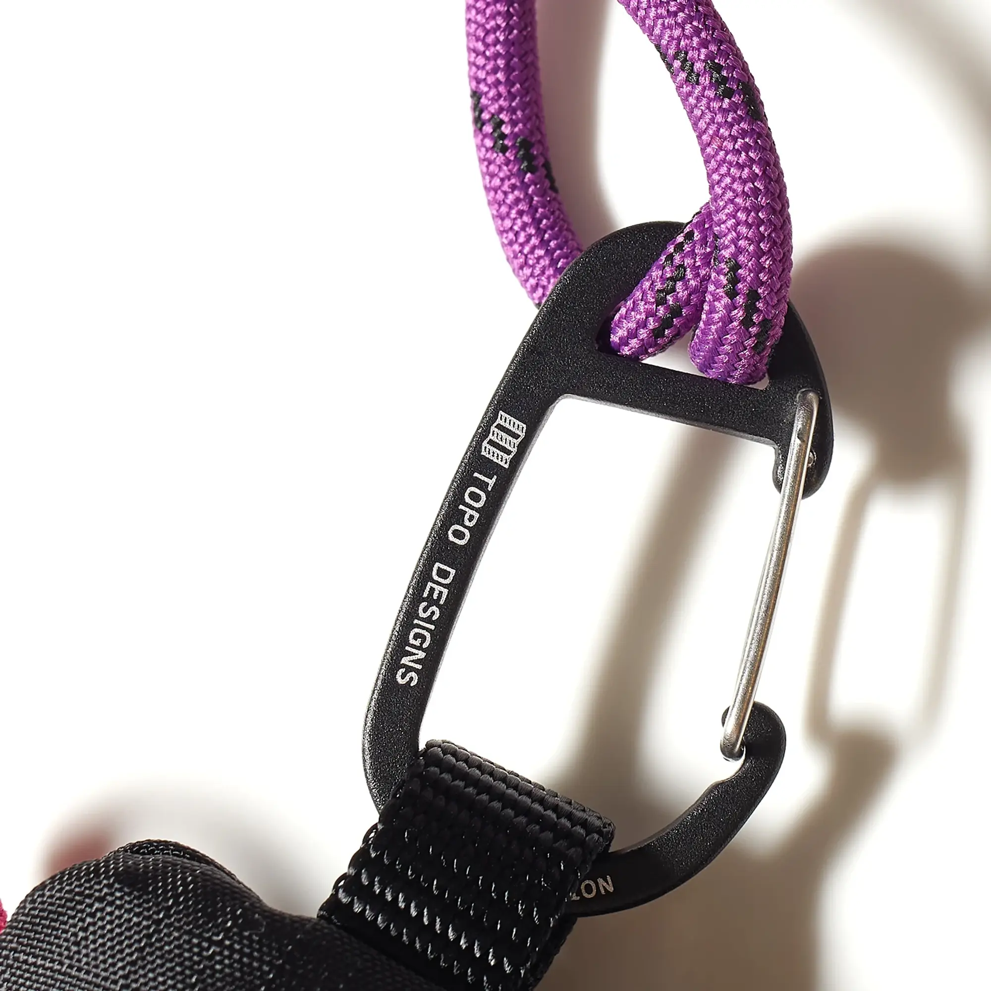 598610 Topo Designs Mountain Accessory Shoulder Bag Black/Grape