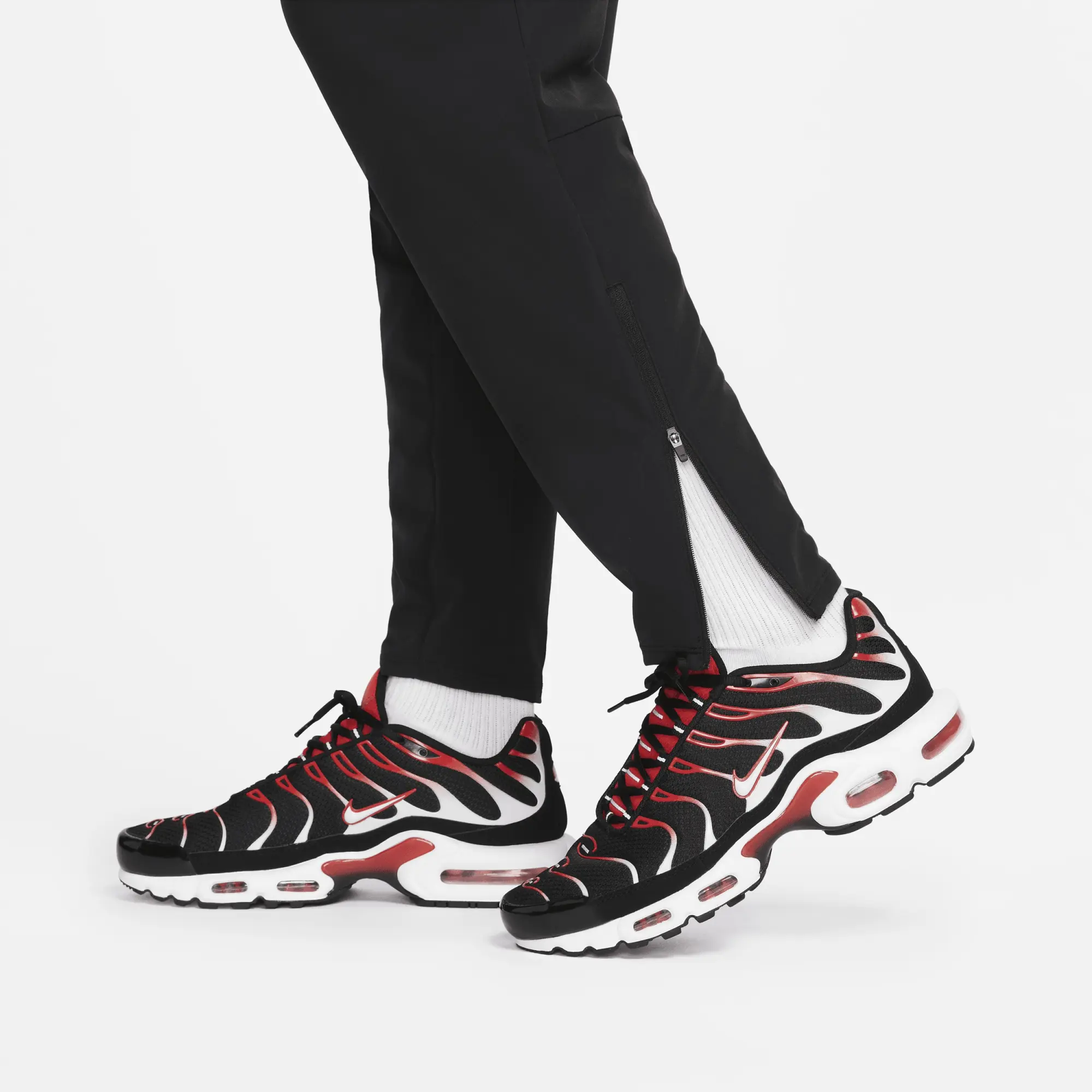 Nike Air Max Men's Woven Trousers - Black | FB2491-011 | FOOTY.COM