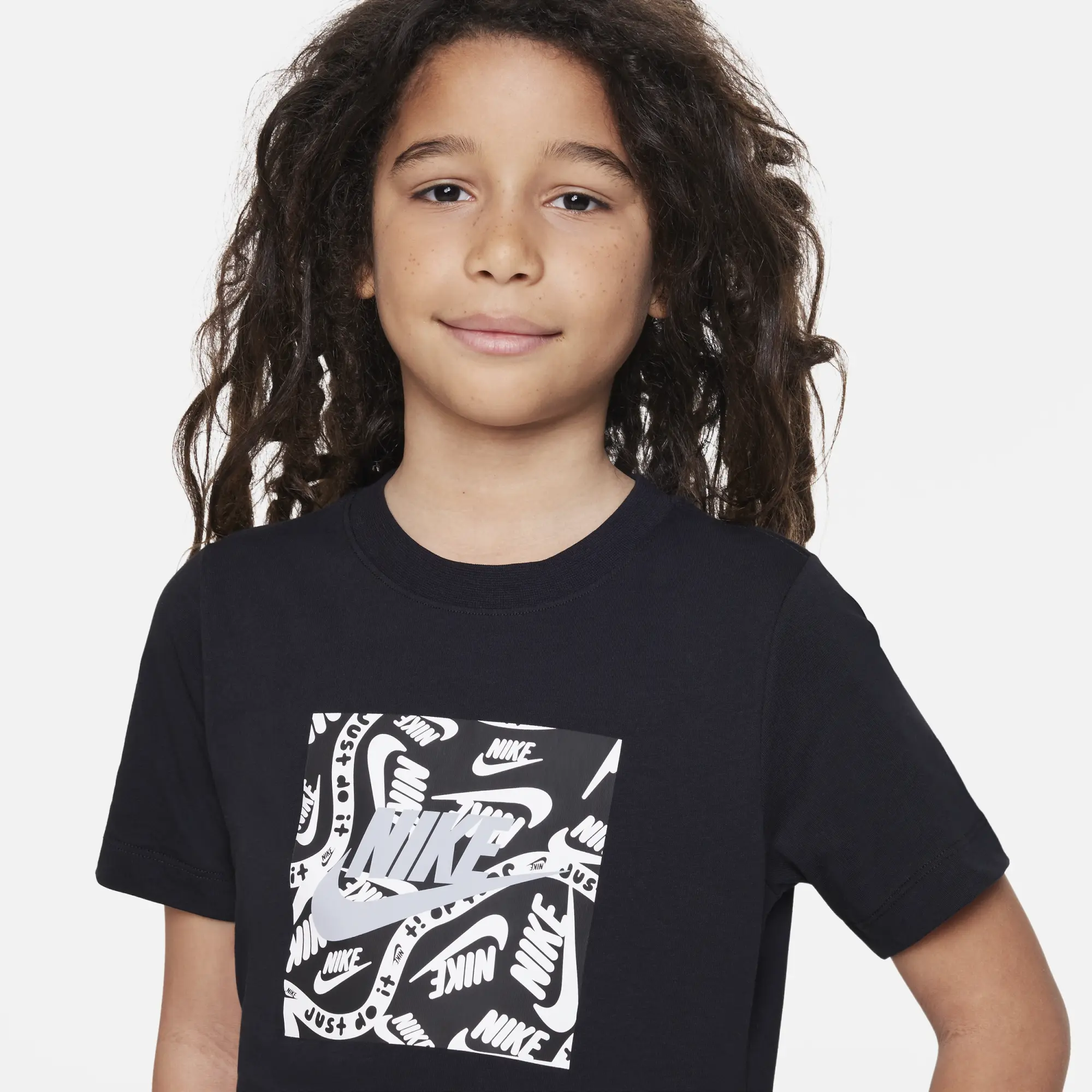 Nike Sportswear Older Kids' T-Shirt - Black | FD3929-010 | FOOTY.COM