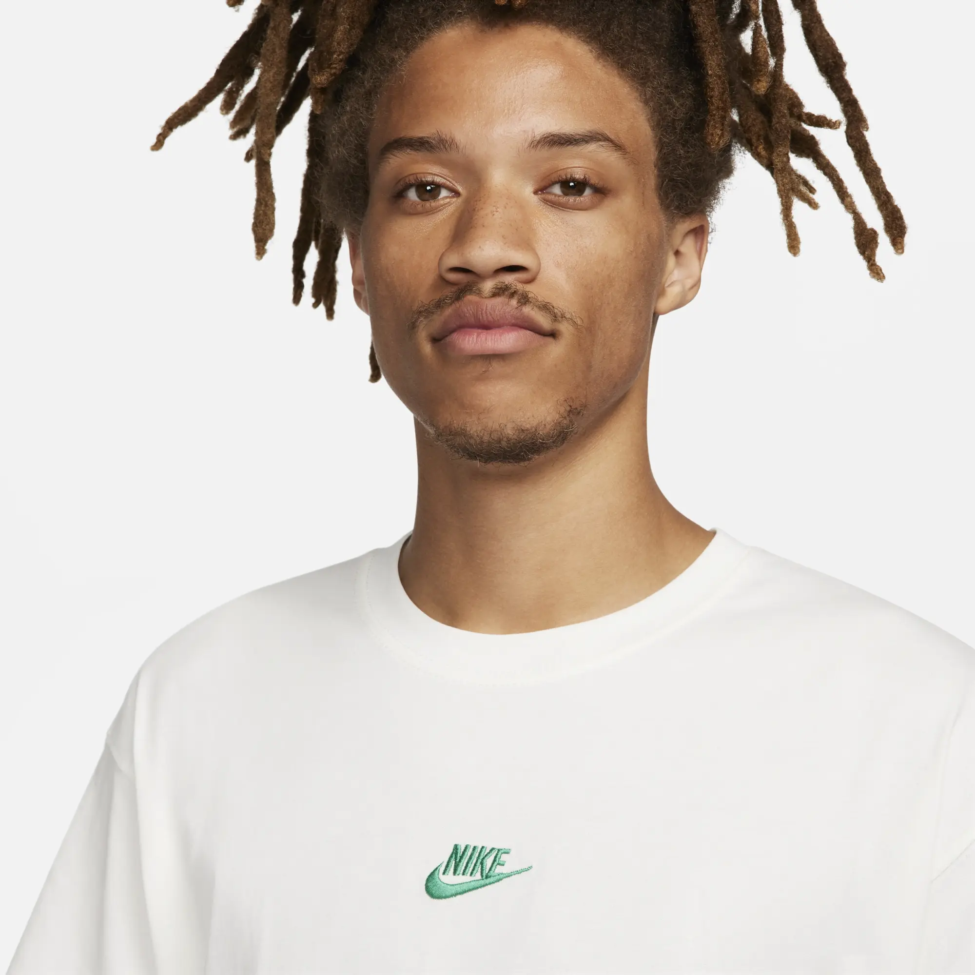 Nike Sportswear Men's T-Shirt - White | FJ0560-134 | FOOTY.COM