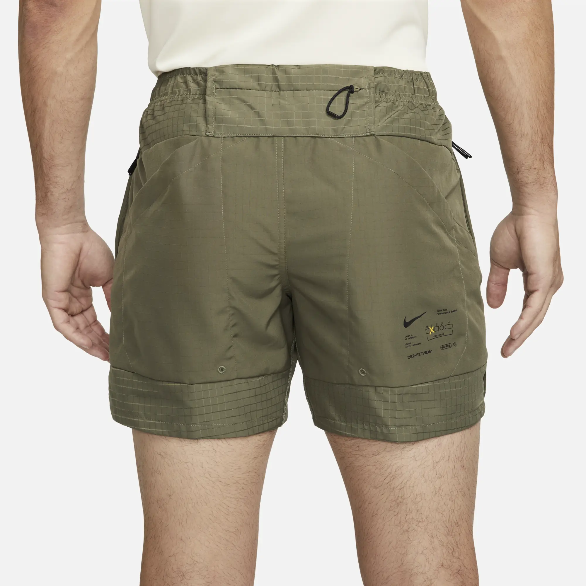 Nike Dri-FIT ADV APS Men's 15cm (approx.) Unlined Versatile Shorts - Green