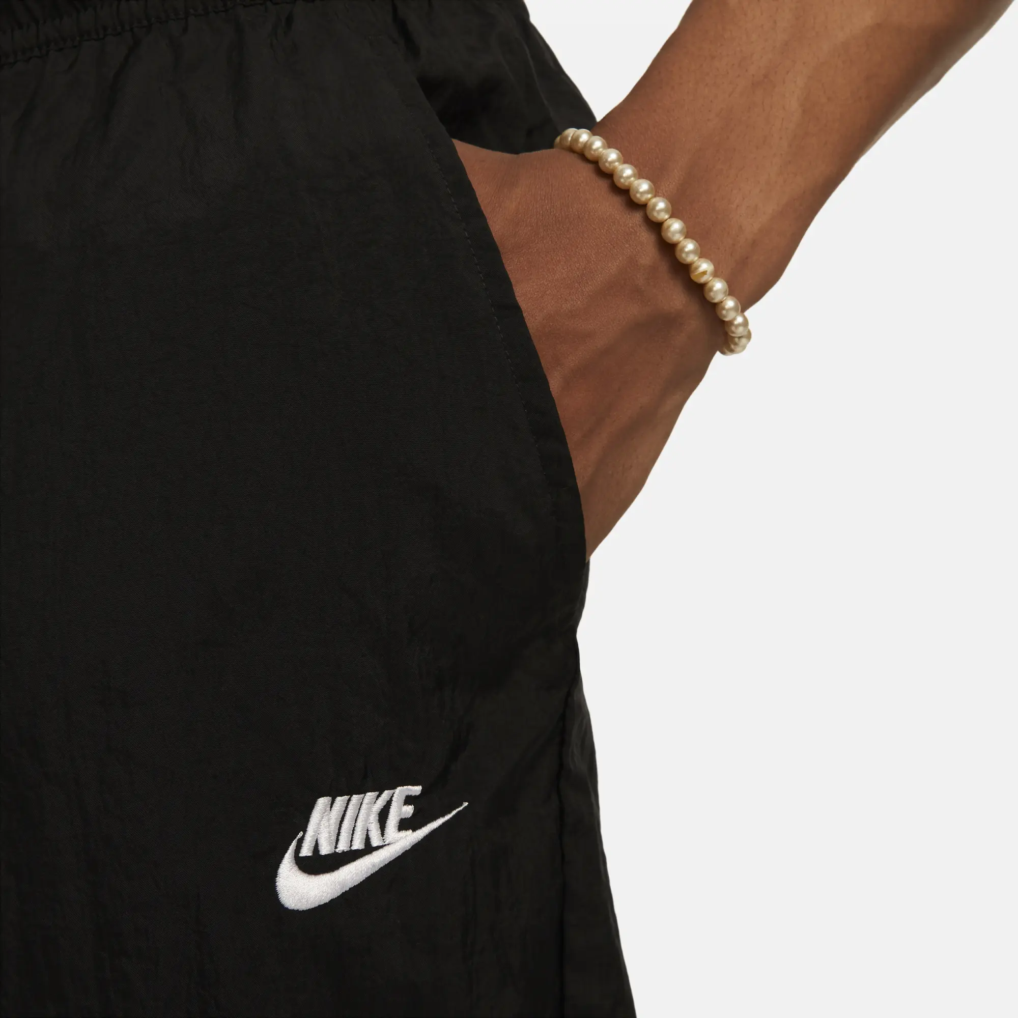 Nike Club Men's Lightweight Woven Trousers - Black