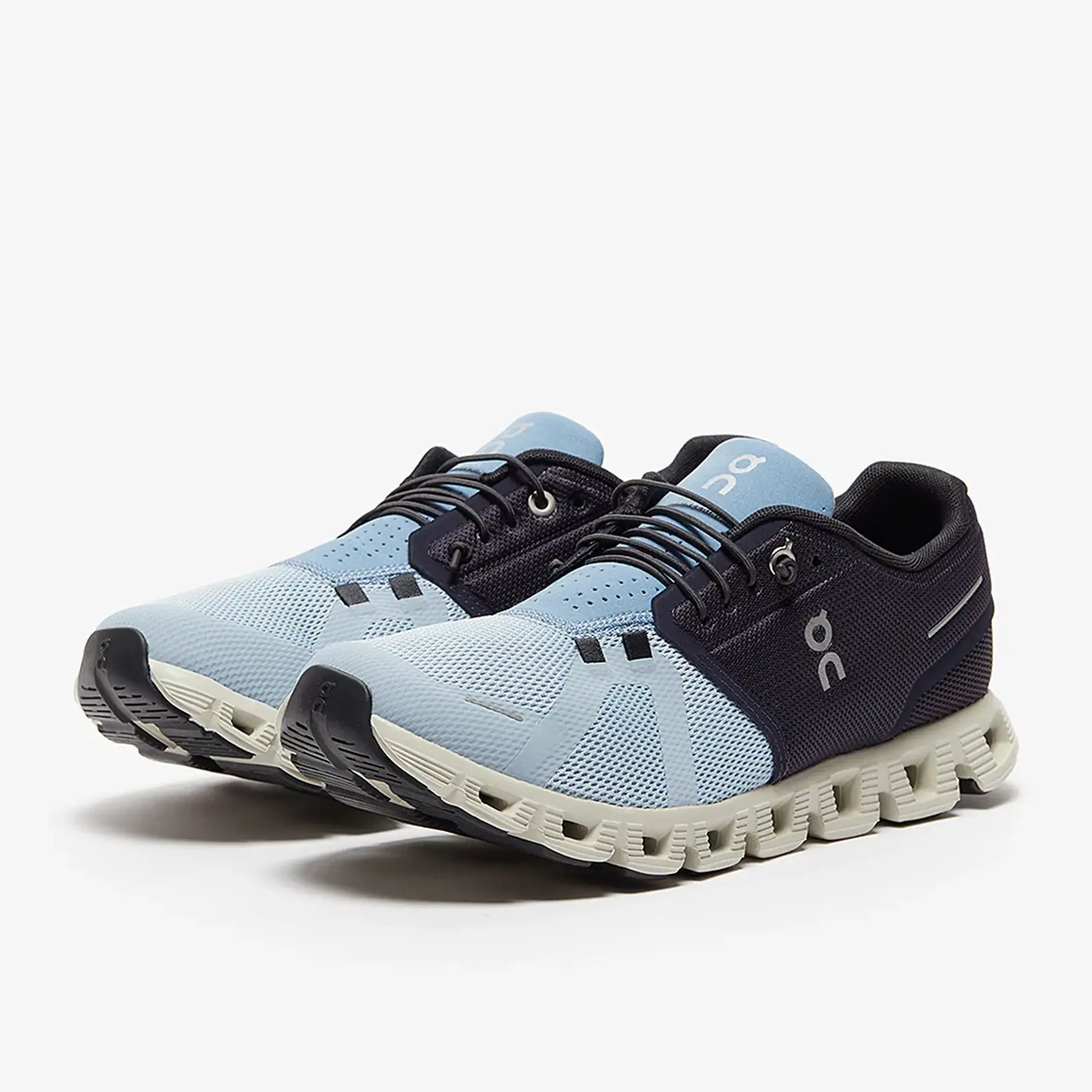 On Running Cloud 5 Trainers Midnight Chambray