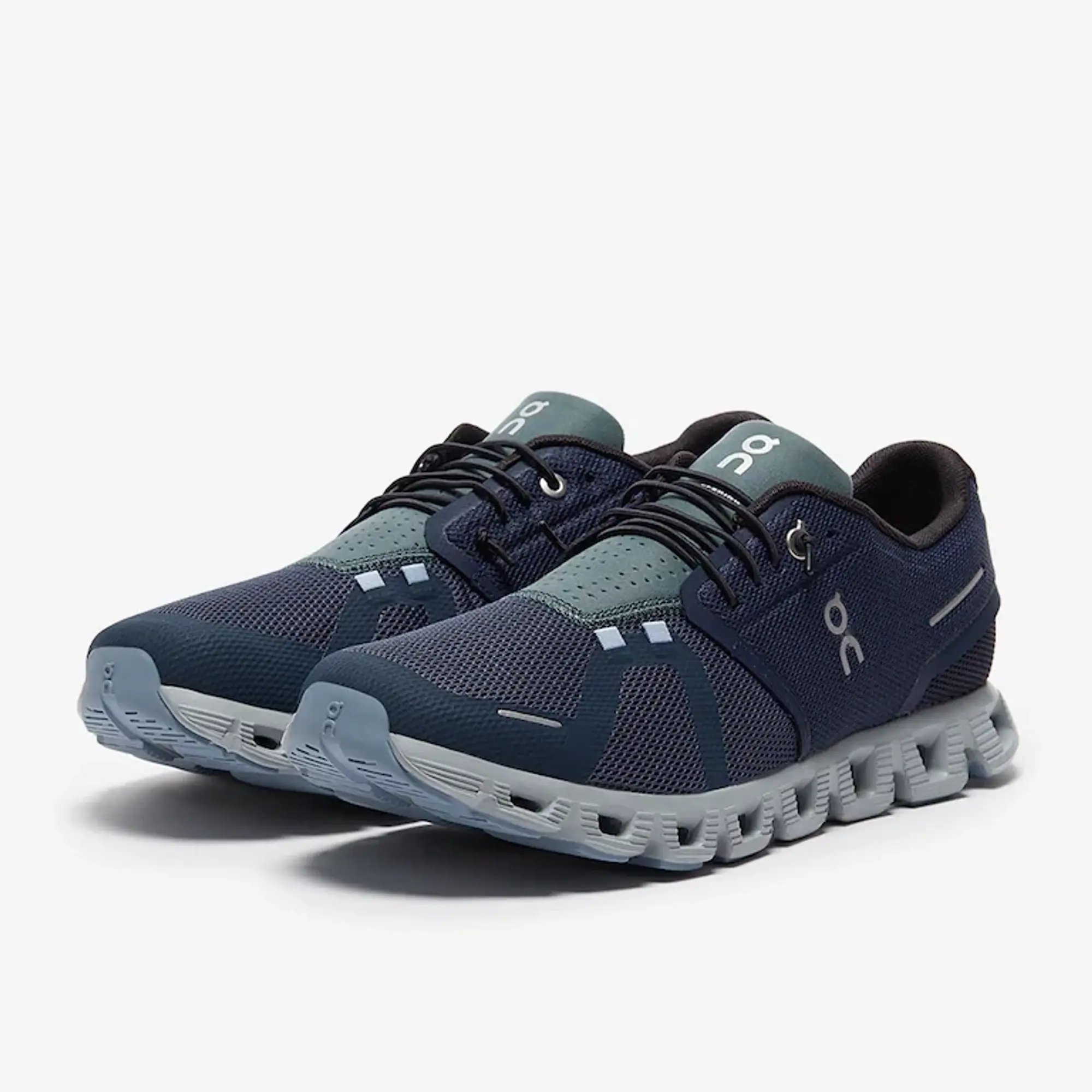 On Running Cloud 5 Trainers Midnight Navy
