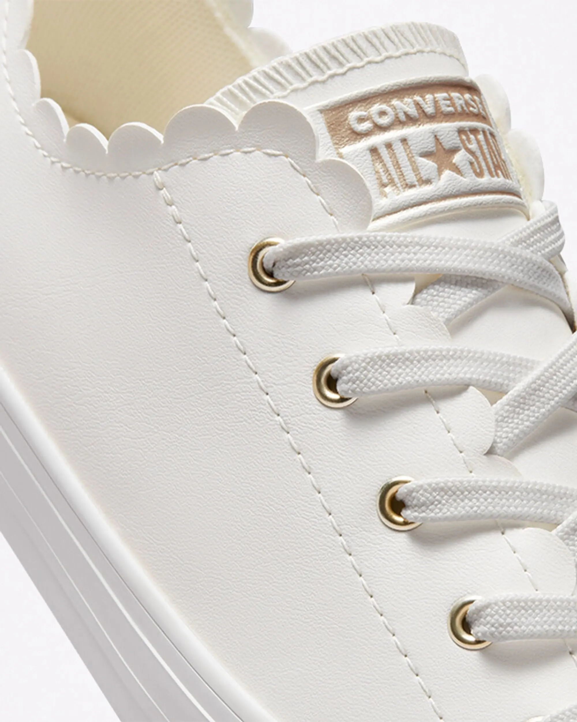 Converse all star dainty ox trainers in white