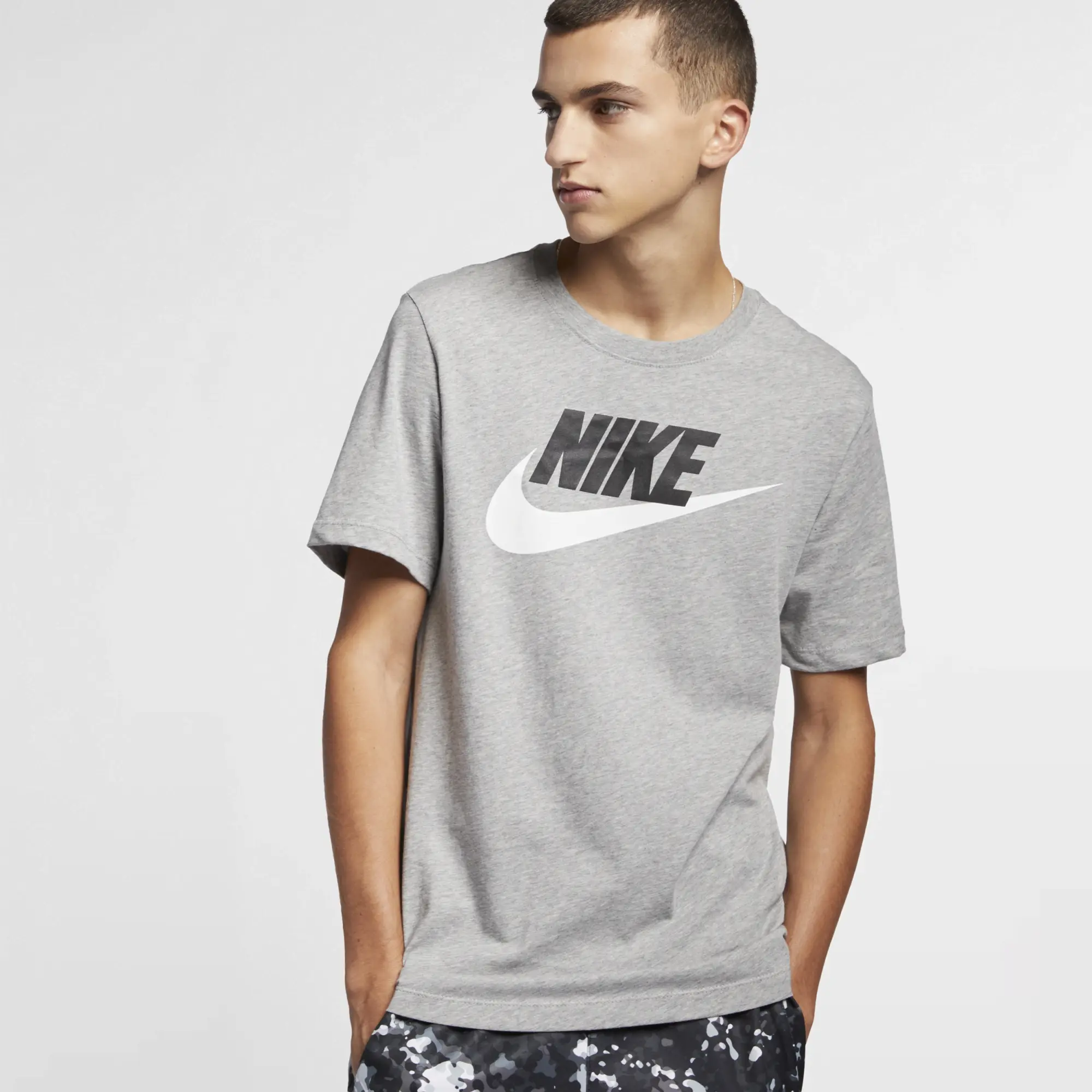 Nike Sportswear Men's T-Shirt - Grey - Cotton