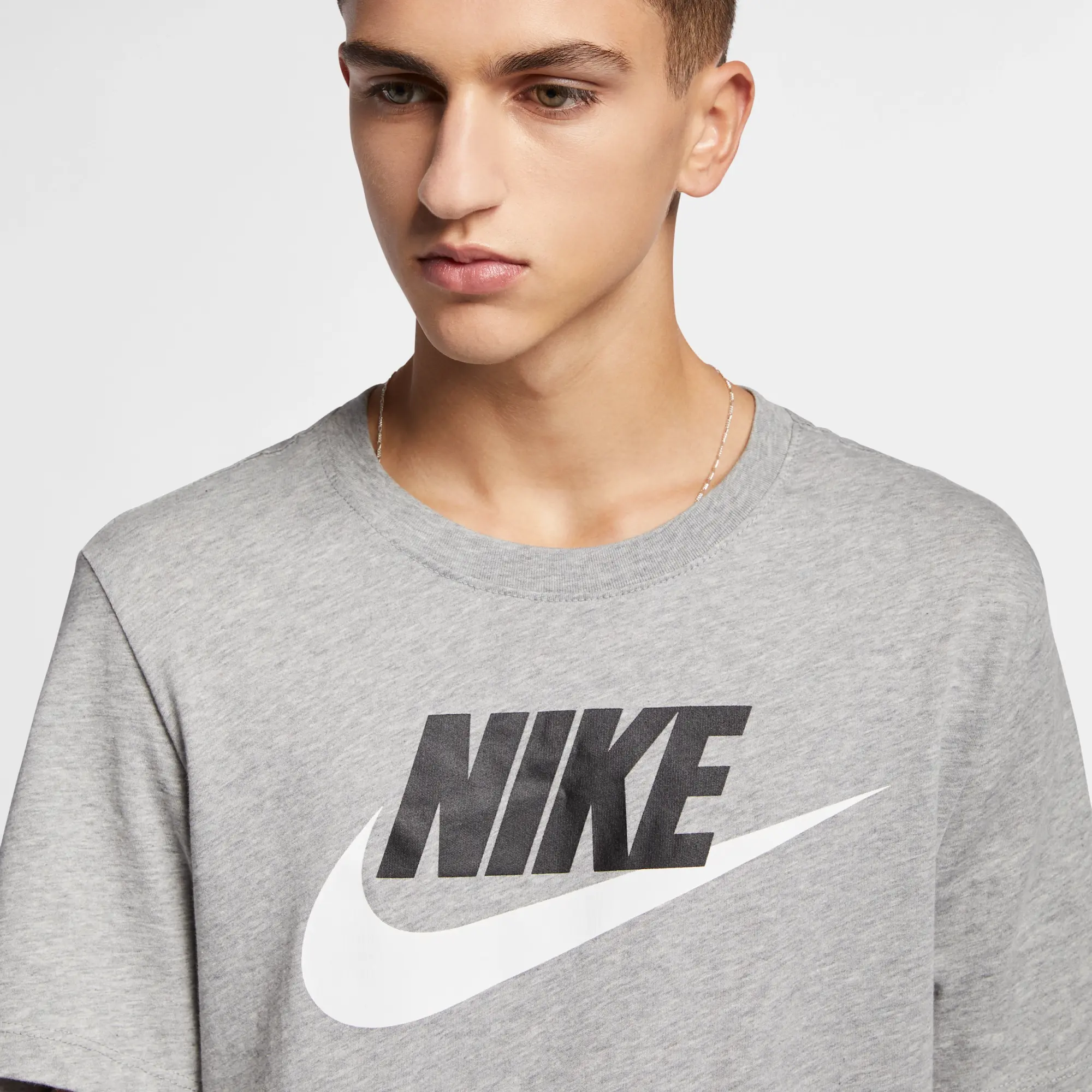 Nike Sportswear Men's T-Shirt - Grey - Cotton