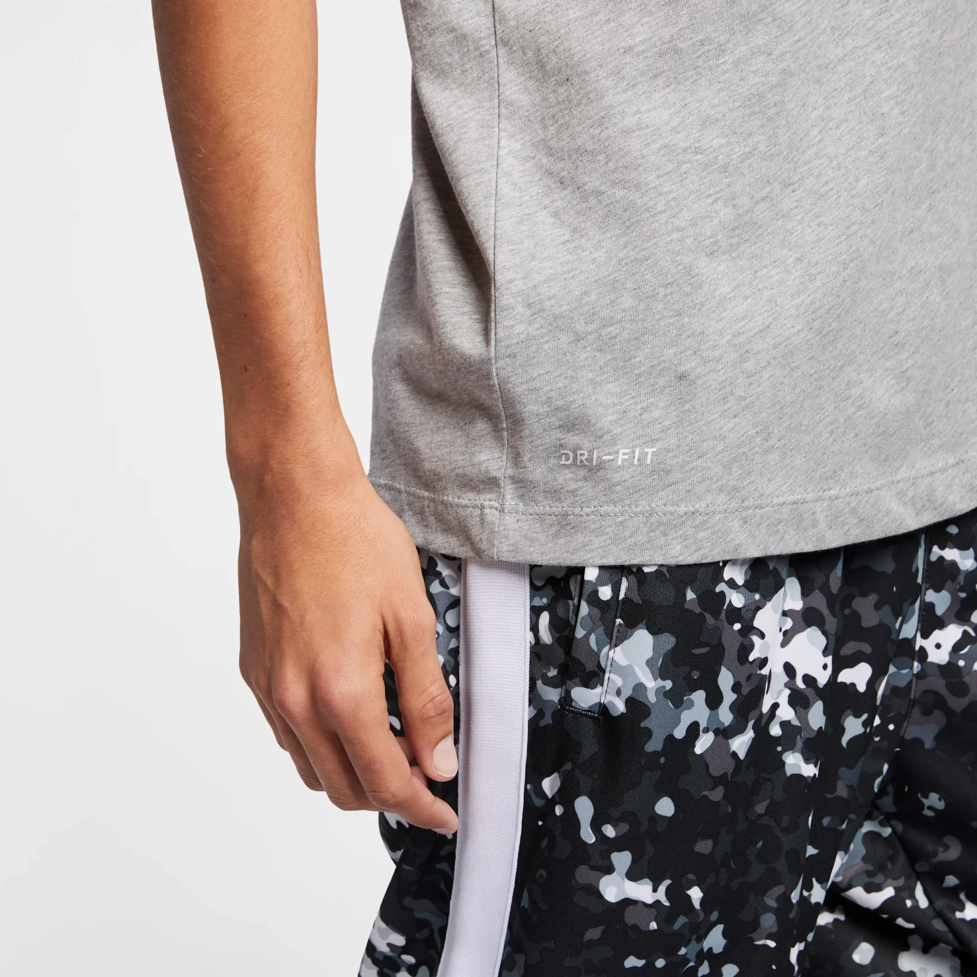 Nike Sportswear Men's T-Shirt - Grey - Cotton