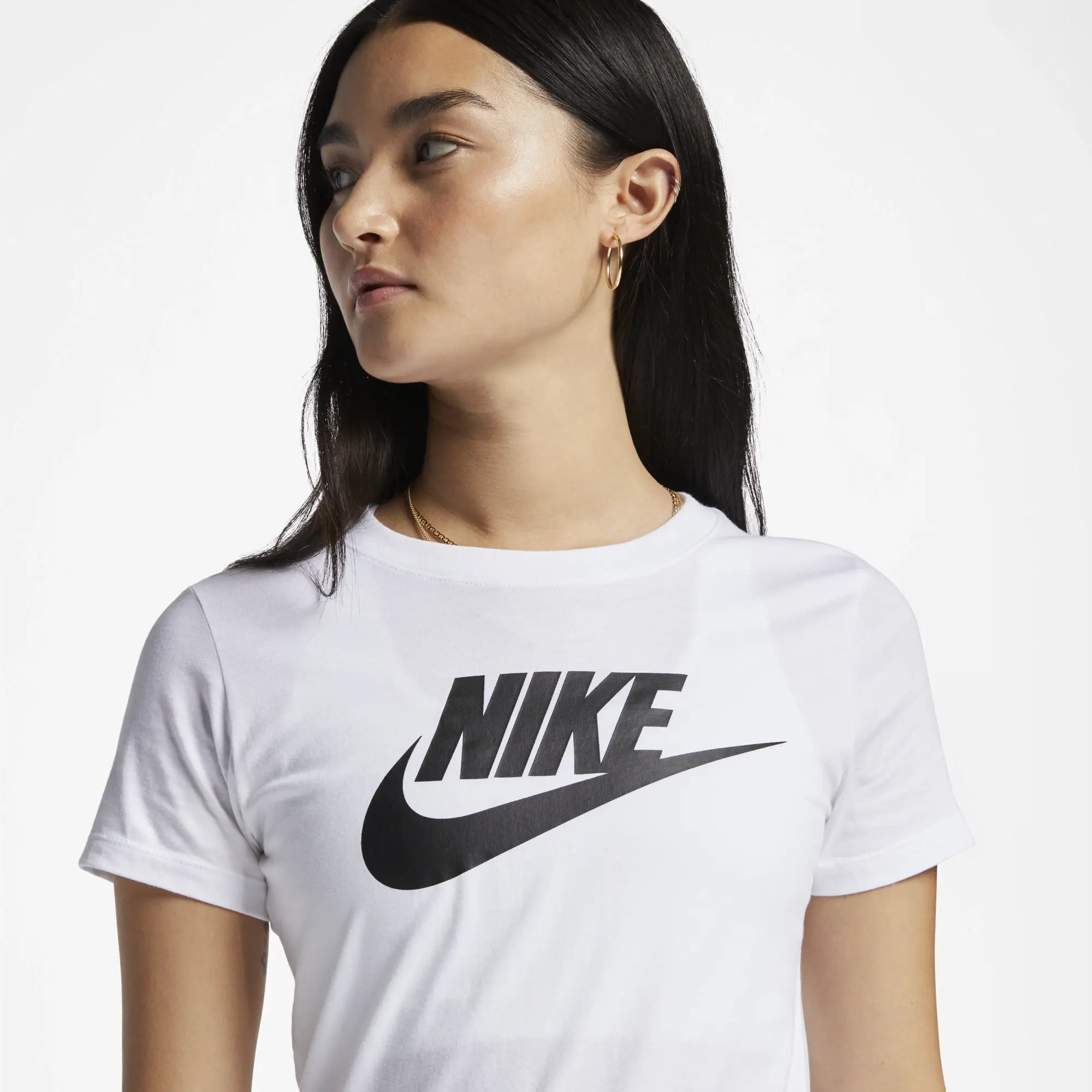 Nike  NIKE SPORTSWEAR  women's T shirt in White