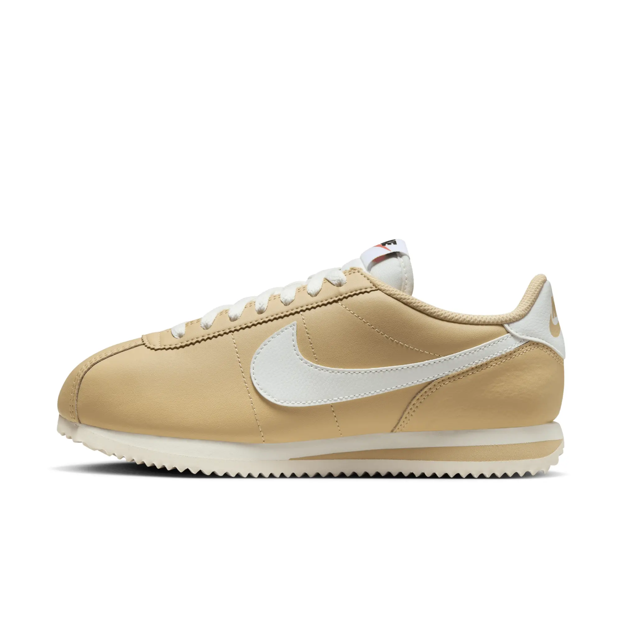 Lady shops cortez nike