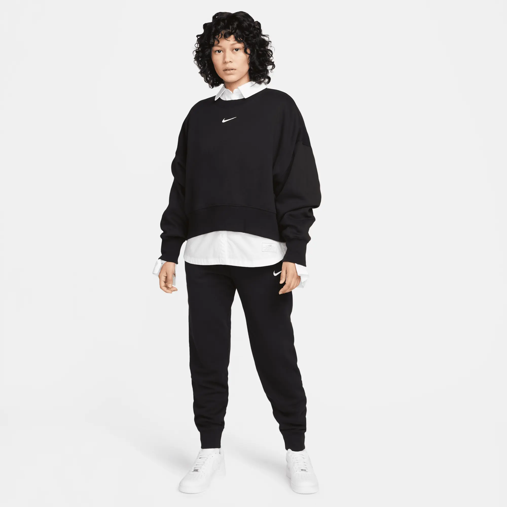 Women's Nike Phoenix Fleece Crew Neck Sweatshirt in Black