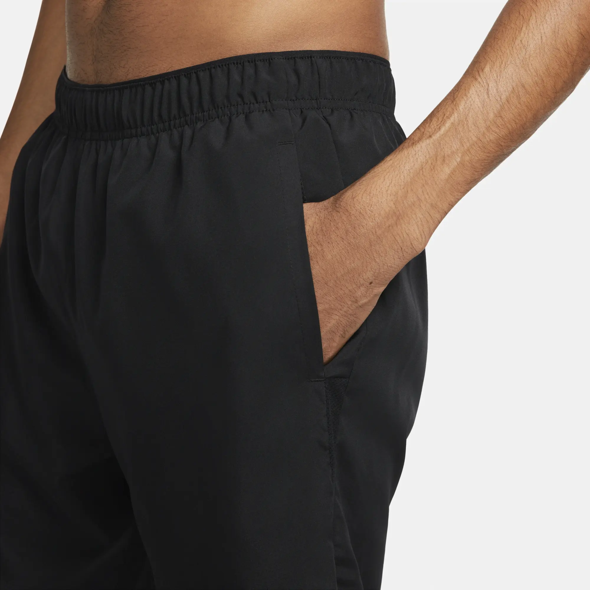Men's Nike Challenger 7in 2In1 Shorts in Black/Silver