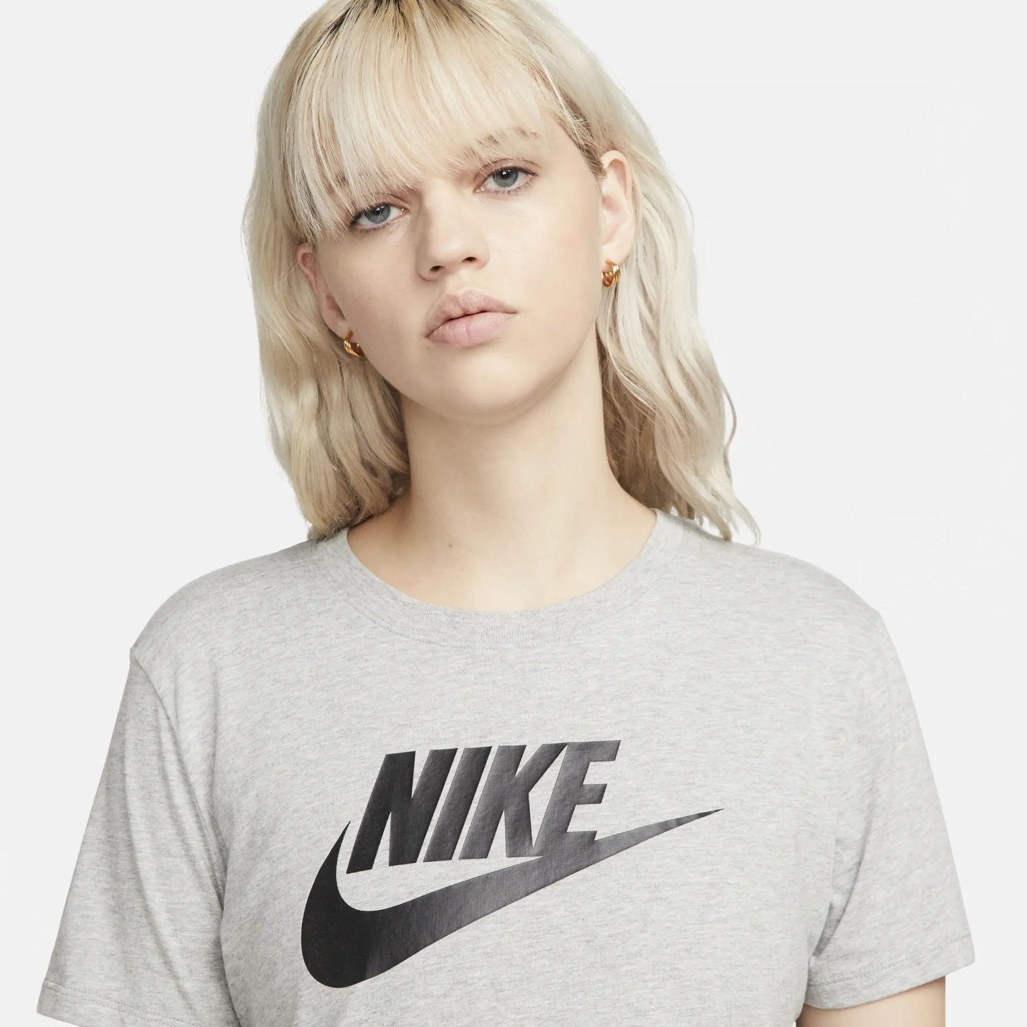 Nike T-Shirt Nsw Essentials - ['Grey']