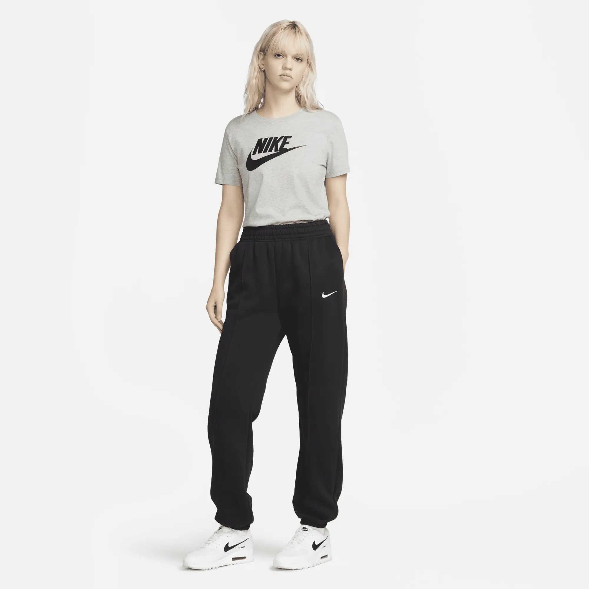 Nike T-Shirt Nsw Essentials - ['Grey']