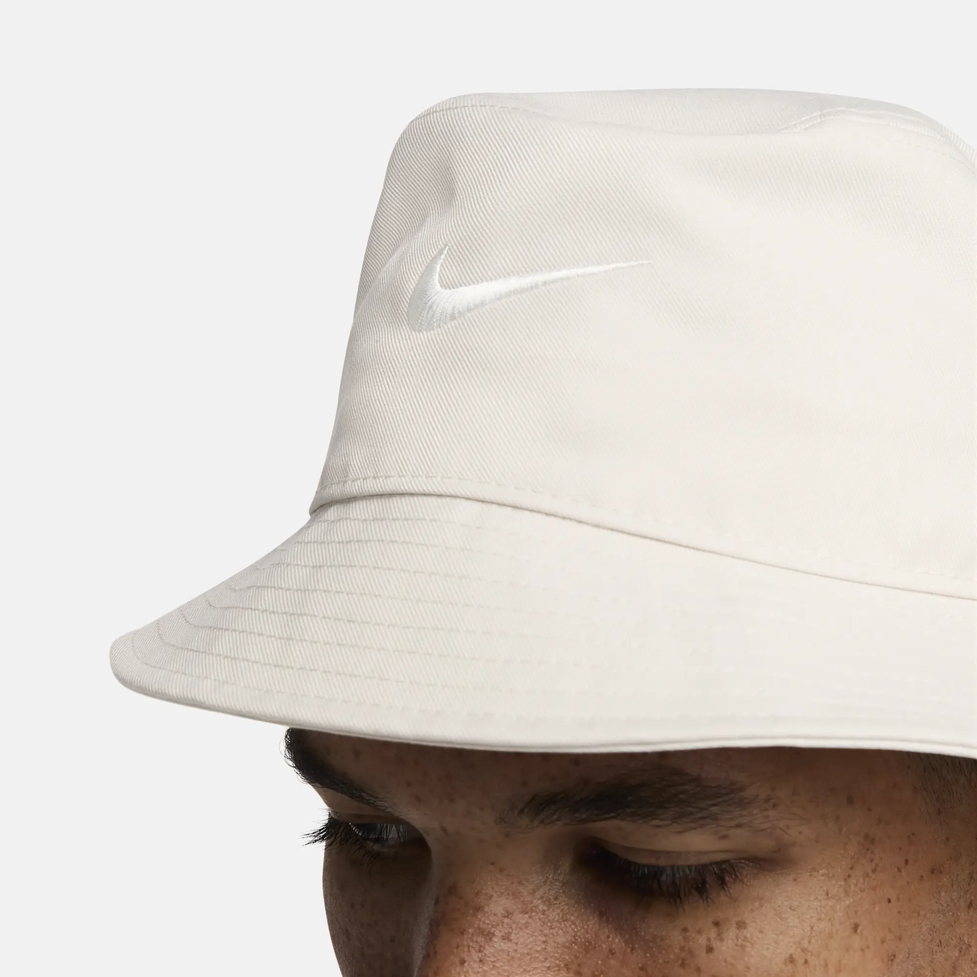 Nike APEX SWOOSH BUCKET CAP