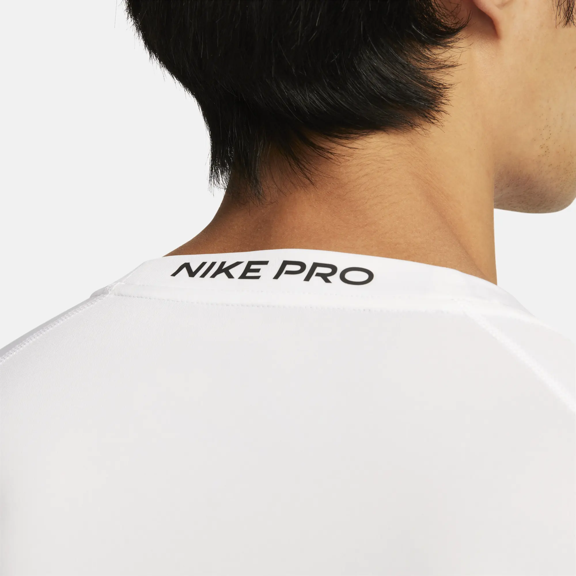 Nike Pro Training Muscle Fit T-Shirt In White