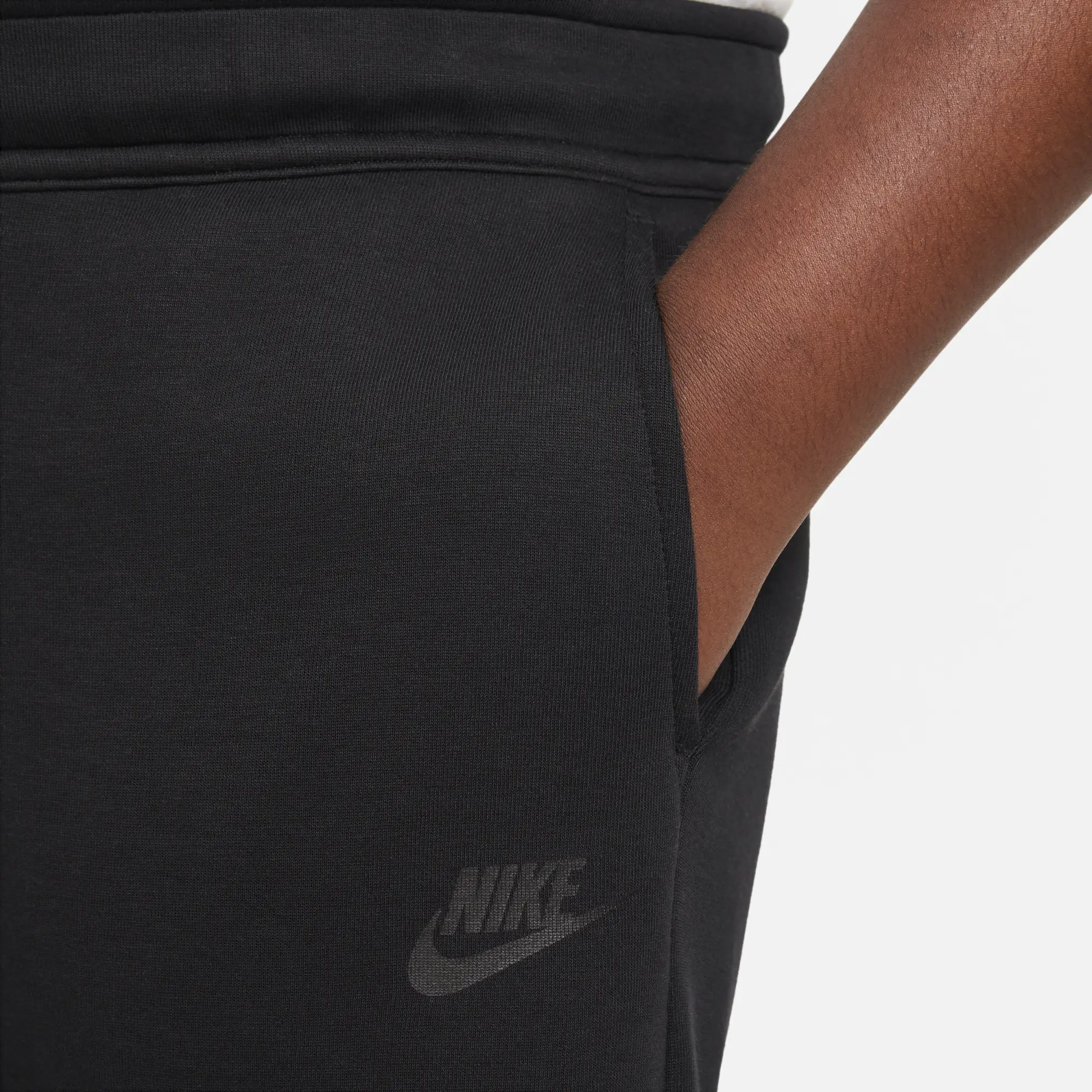 Nike Sportswear Tech Fleece Older Kids' (Boys') Shorts (Extended Size) - Black