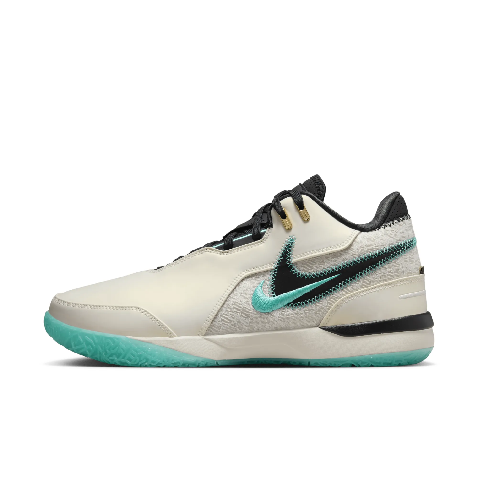 Cut in Nike LeBron nxxt gen half: Nike Lebron NXXT GEN Review 
