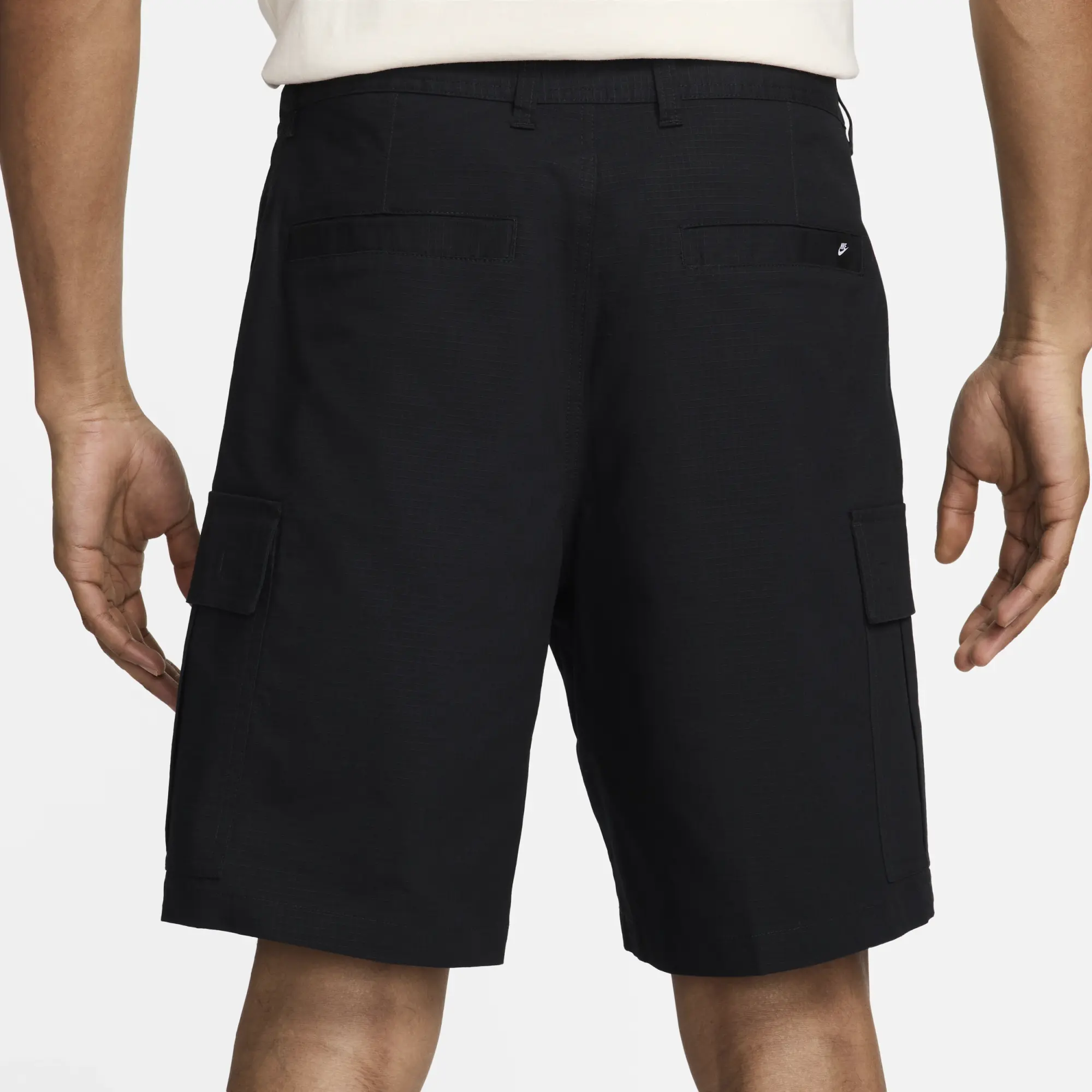 Nike Club Men's Woven Cargo Shorts - Black - Cotton/Elastane