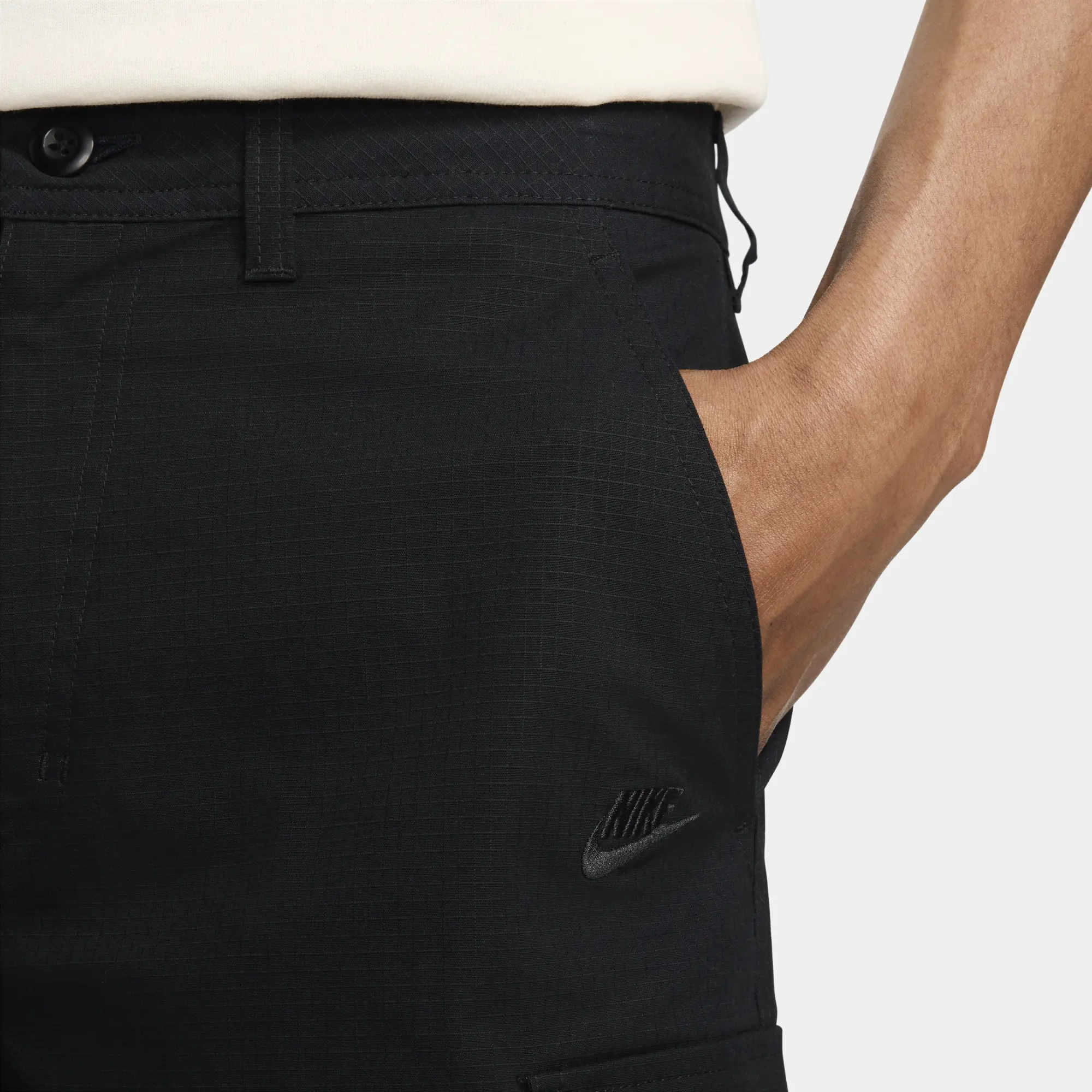 Nike Club Men's Woven Cargo Shorts - Black - Cotton/Elastane