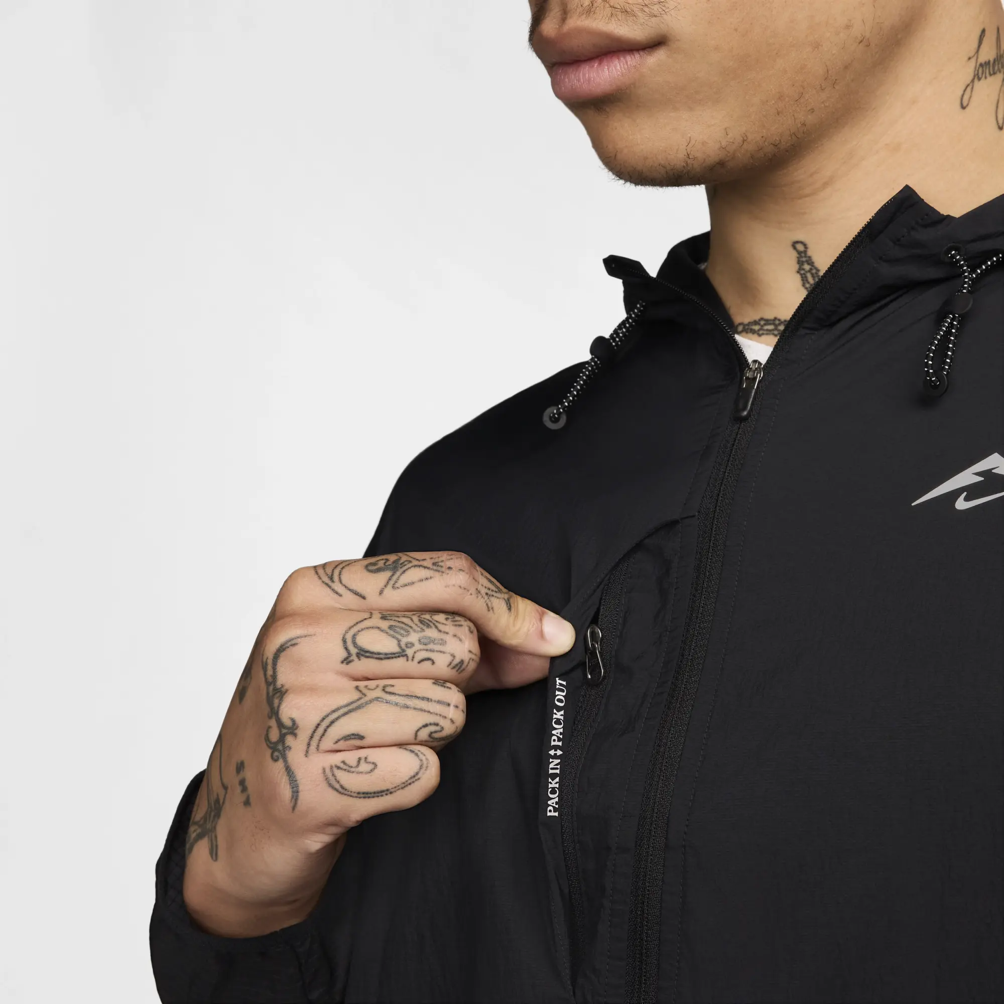 Nike Trail Aireez Men's Running Jacket - Black - Recycled Fibres Minimum