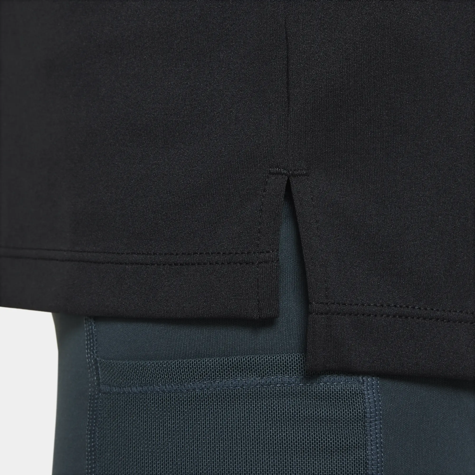 Nike Pro Girls' Dri-FIT Long-Sleeve 1/2-Zip Top - Black - Recycled Fibres