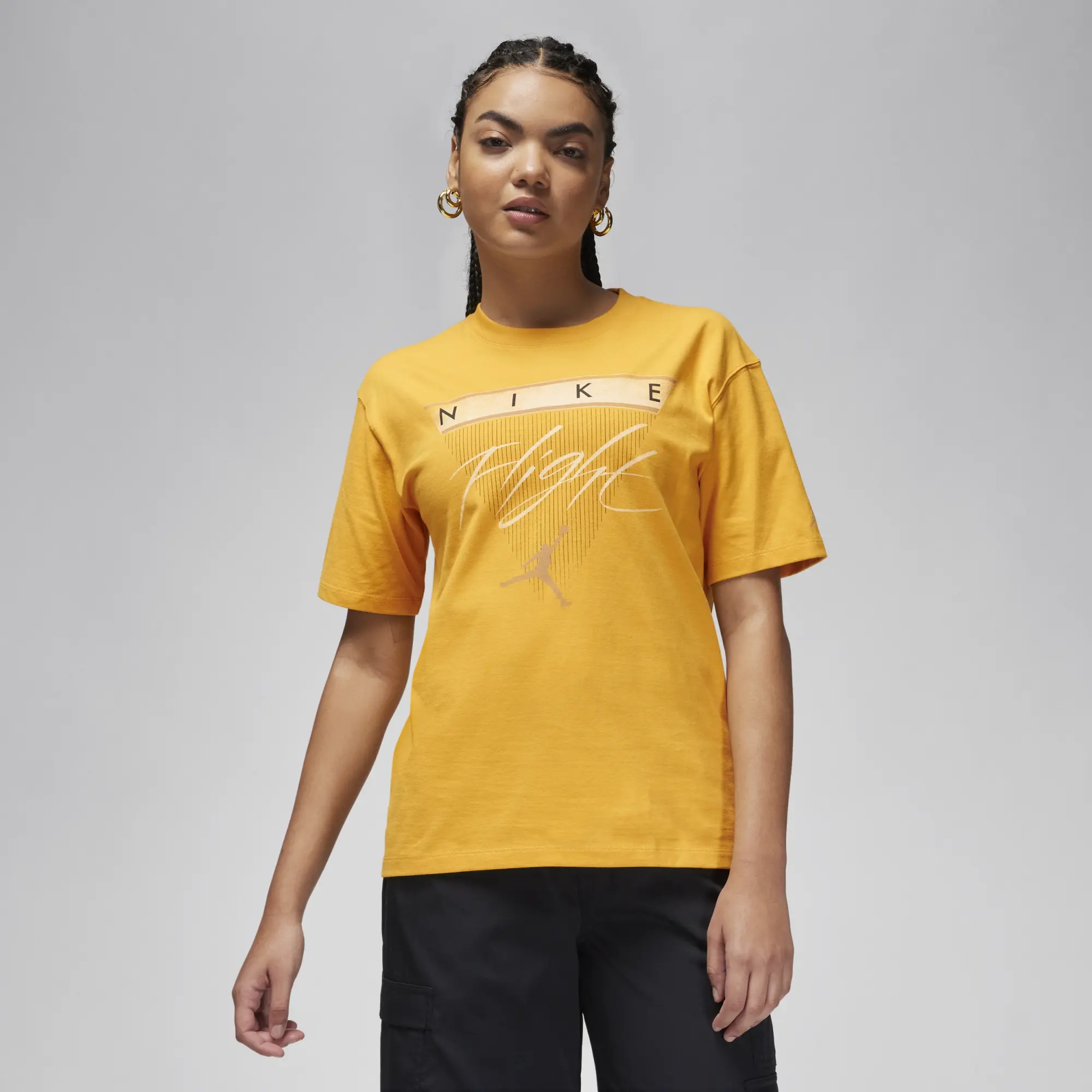 Nike yellow t shirt women's hotsell