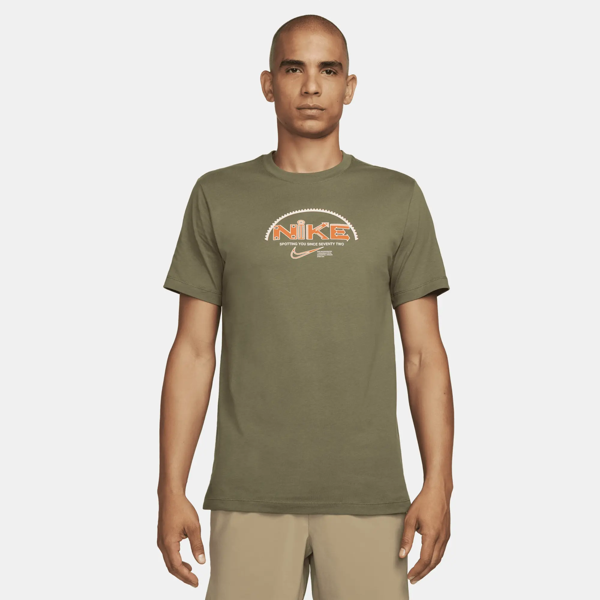 Olive green nike t shirt online