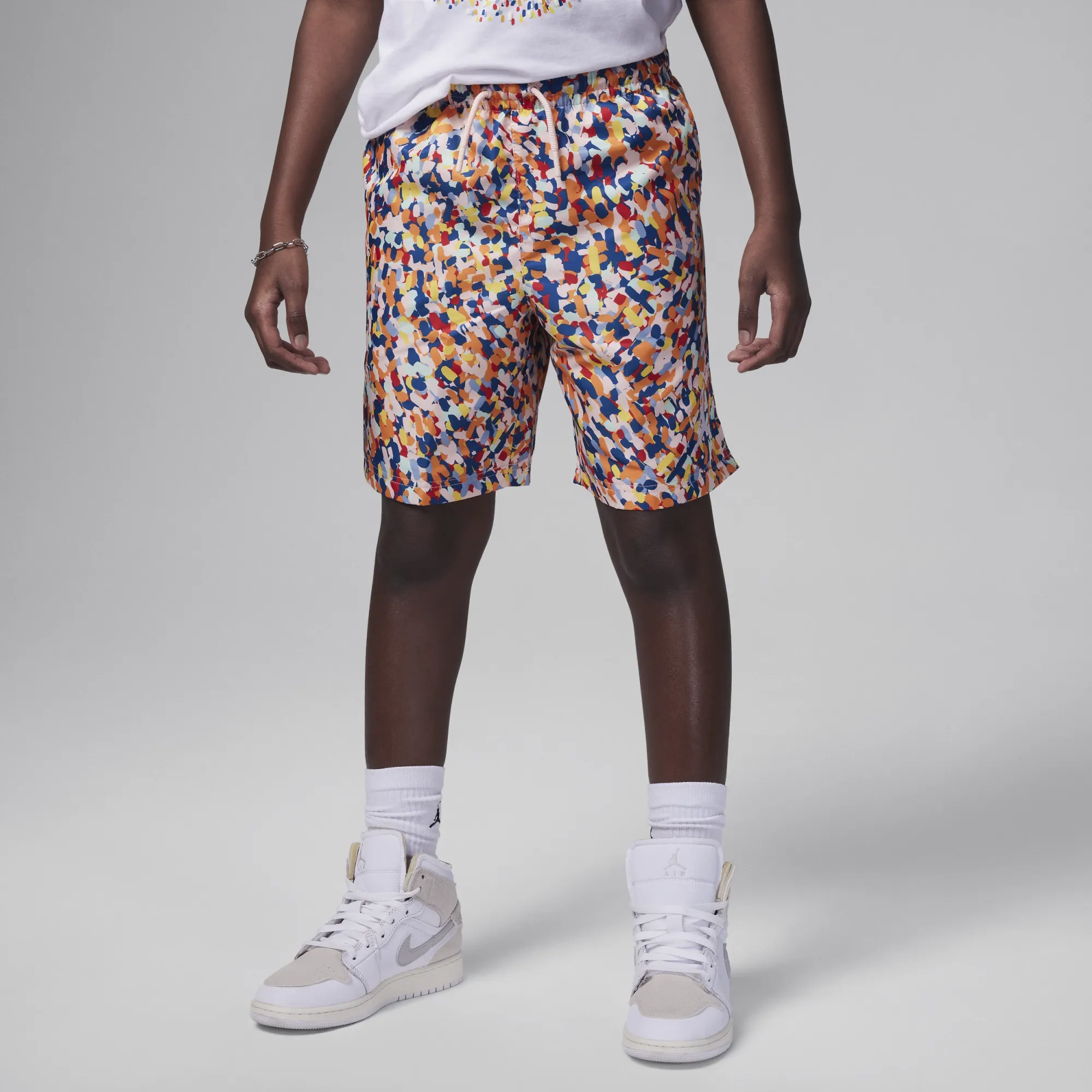 Nike Jordan Jordan MJ Essentials Poolside Older Kids' Printed Shorts - Pink